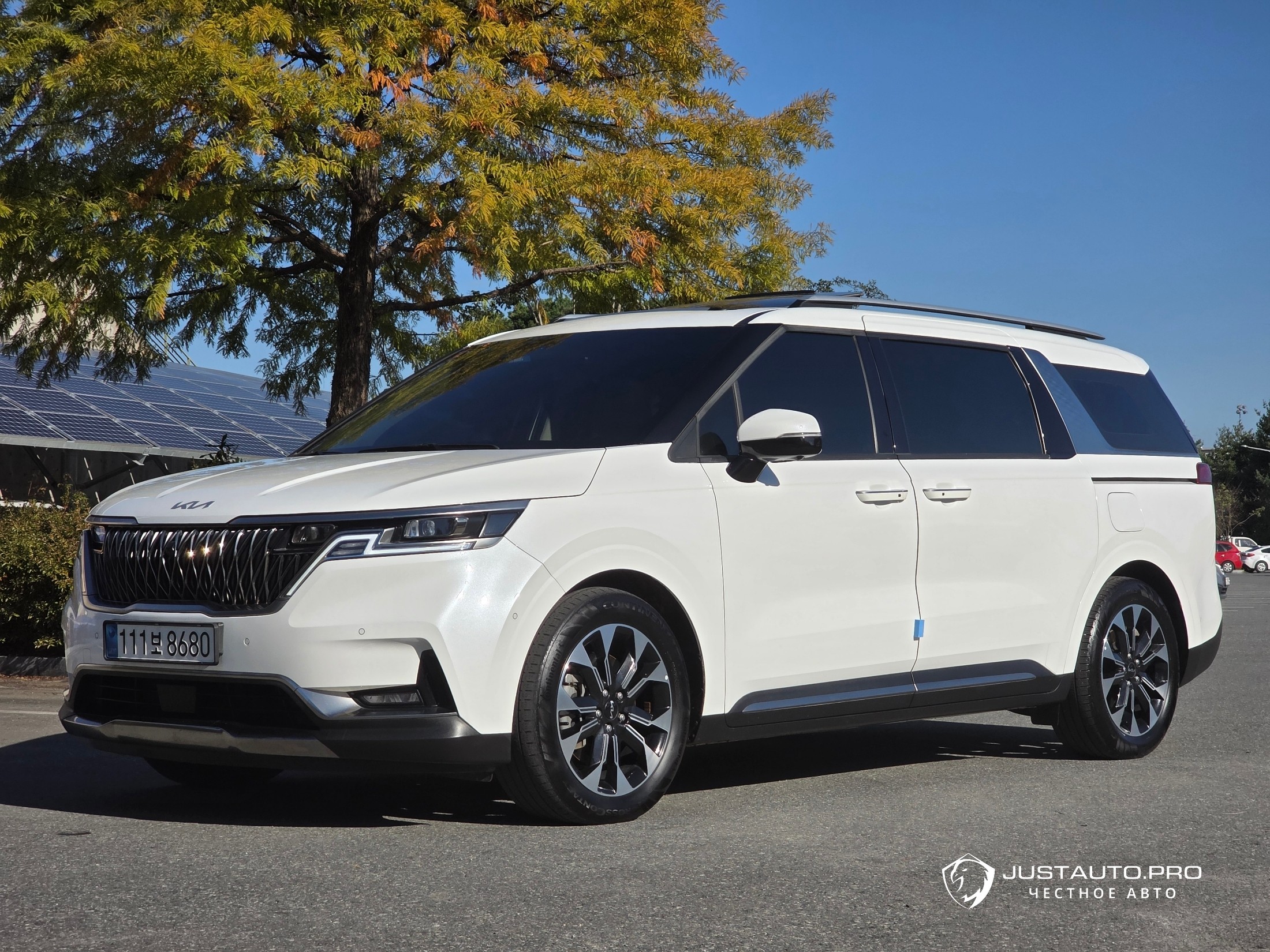 Автомобиль Kia Canival