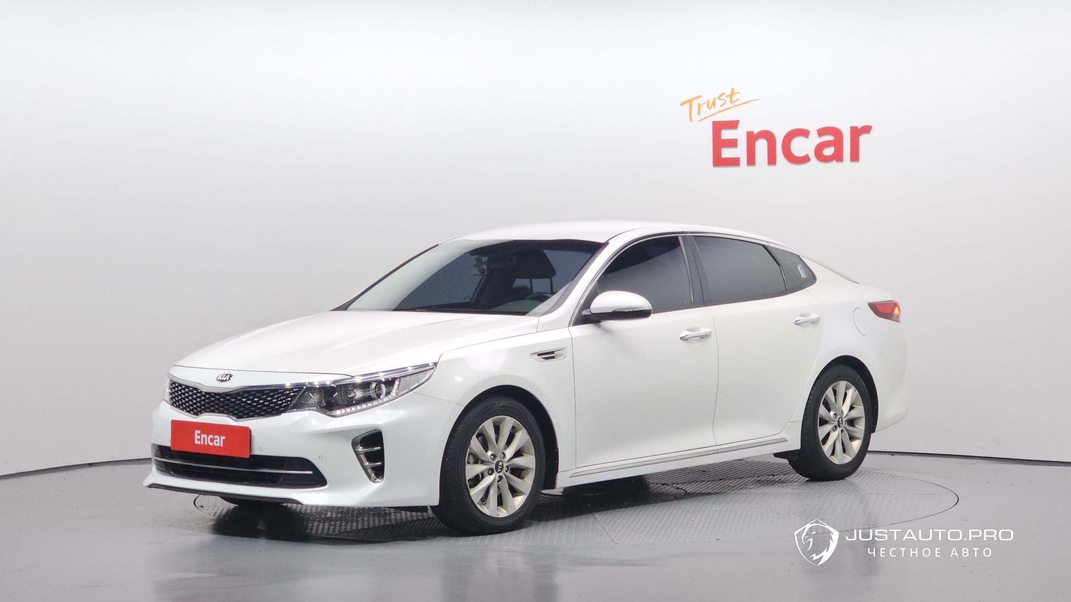 Автомобиль Kia K5