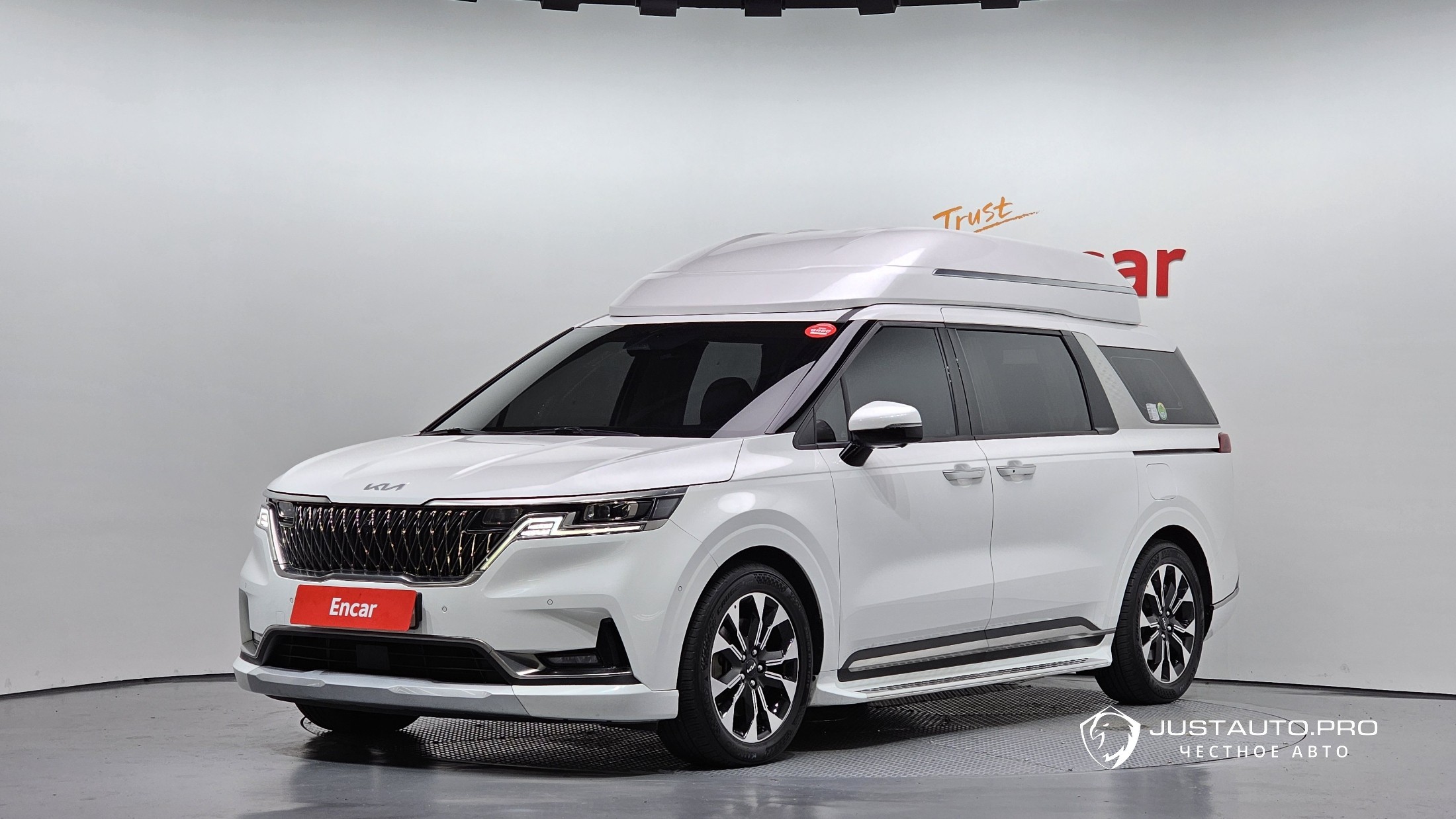 Автомобиль Kia Canival