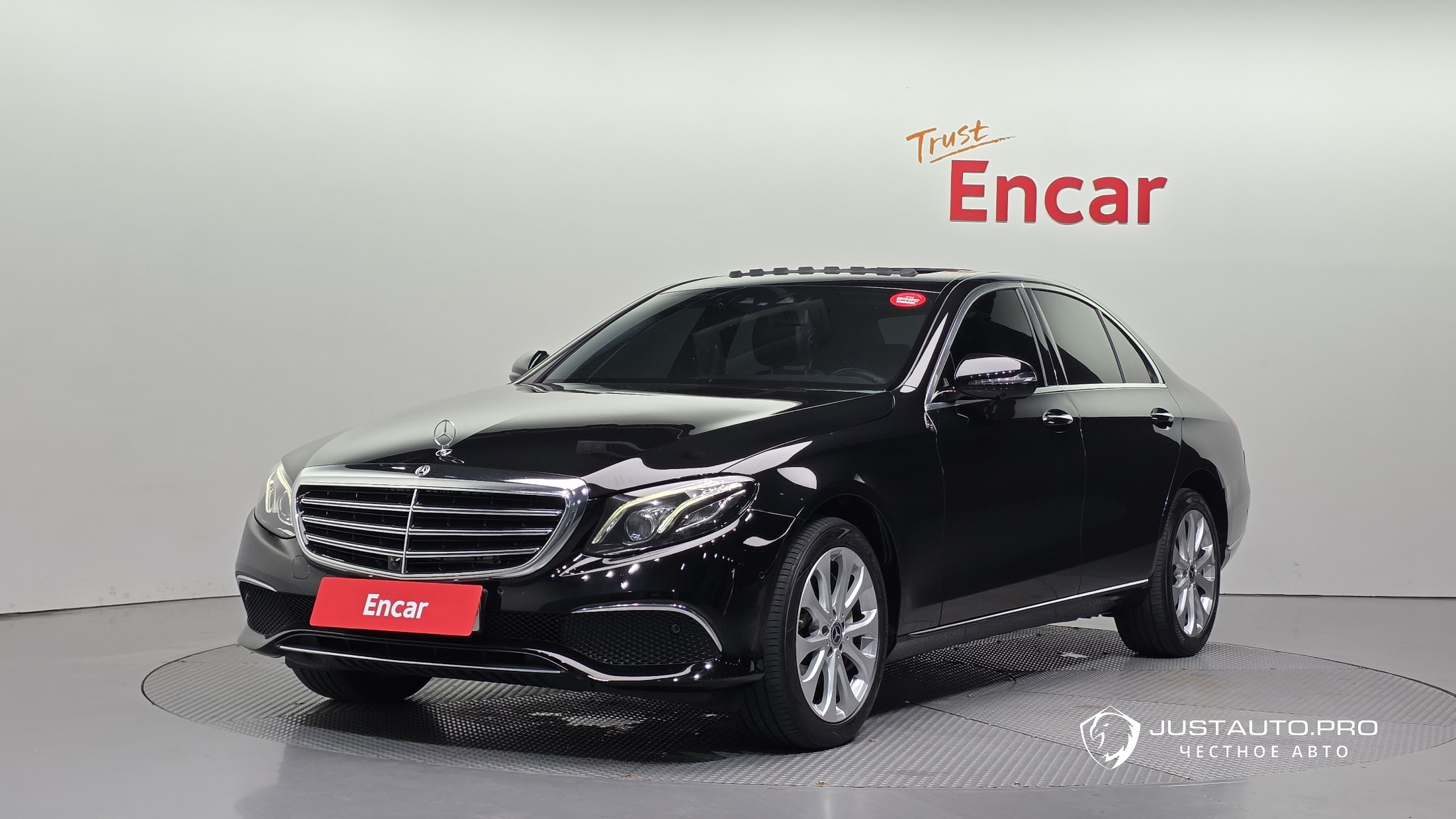 Автомобиль Mercedes-Benz E-Class