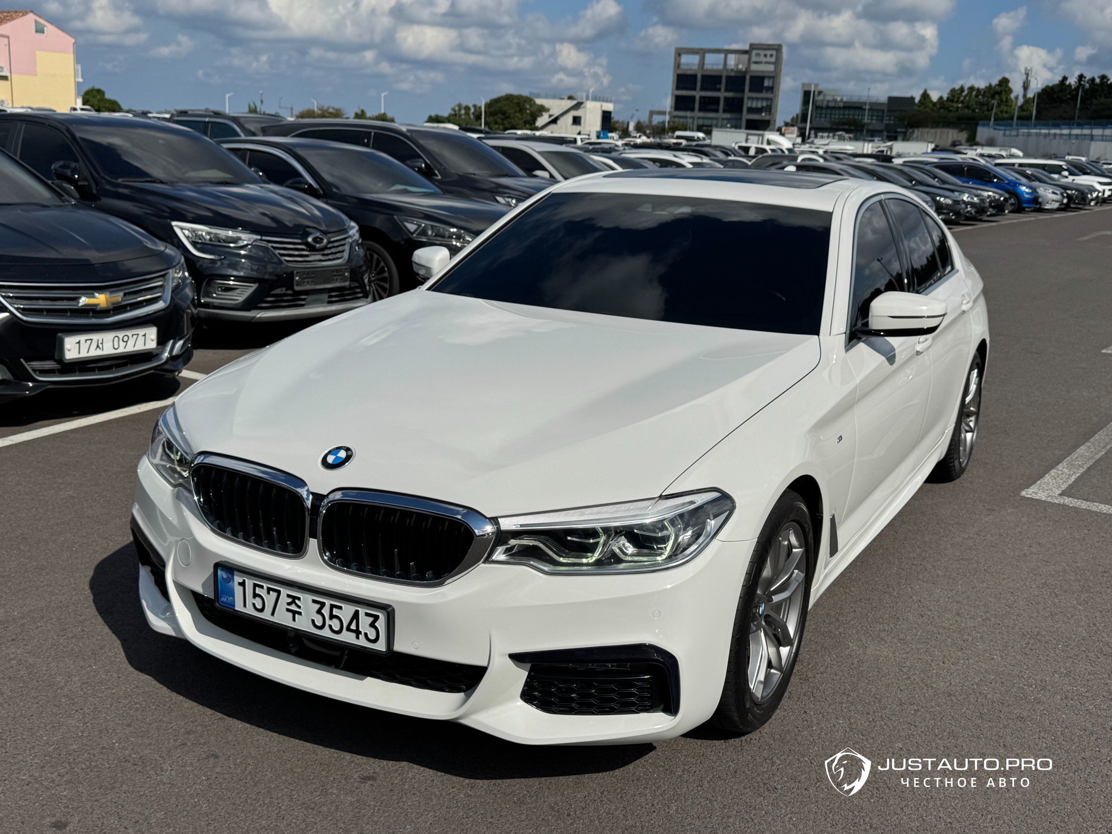 Автомобиль BMW 5-Series