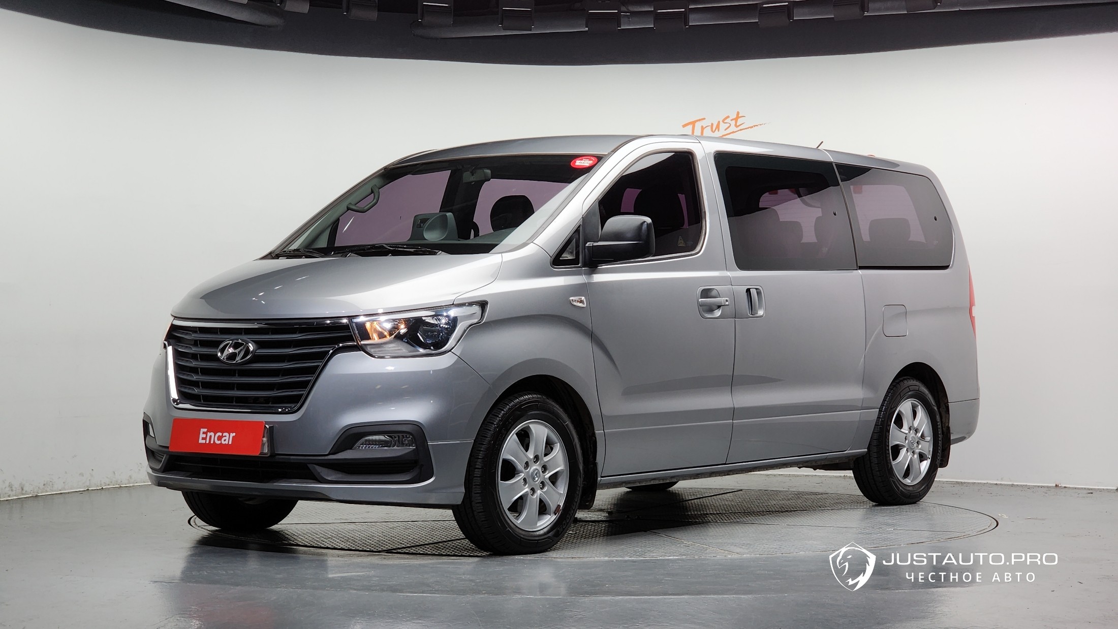 Автомобиль Hyundai Starex