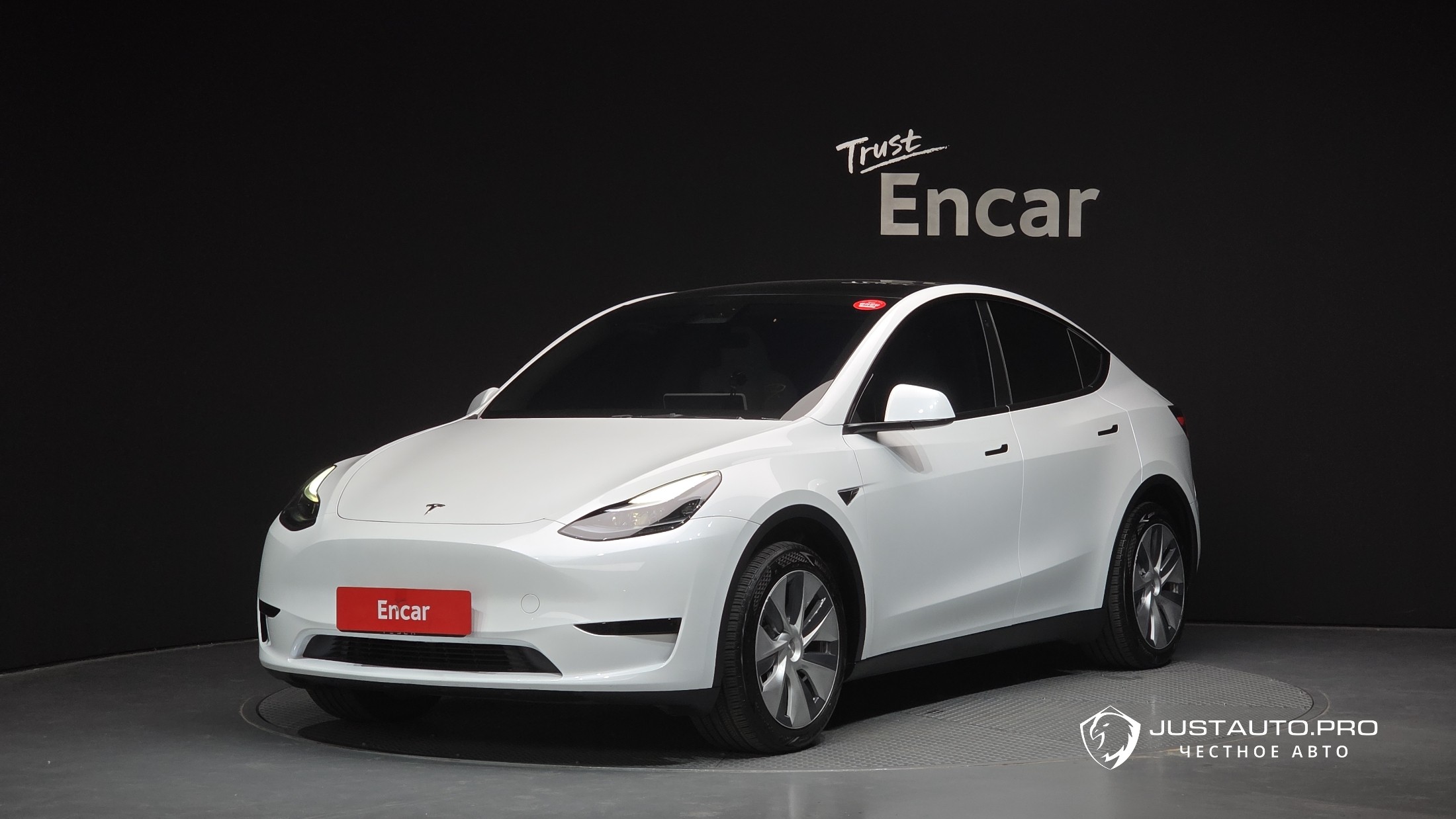 Автомобиль Tesla Model Y