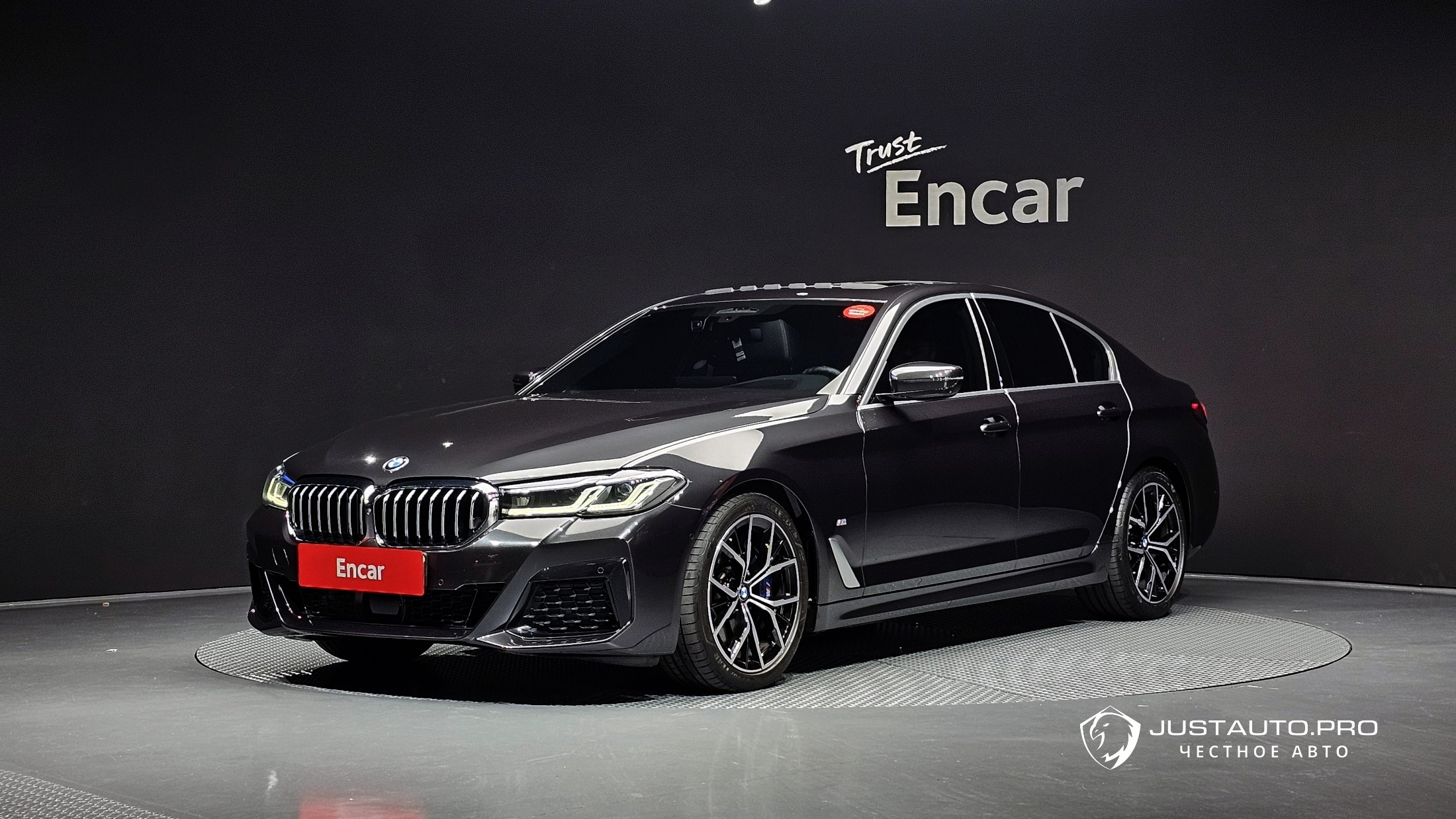 Автомобиль BMW 5-Series