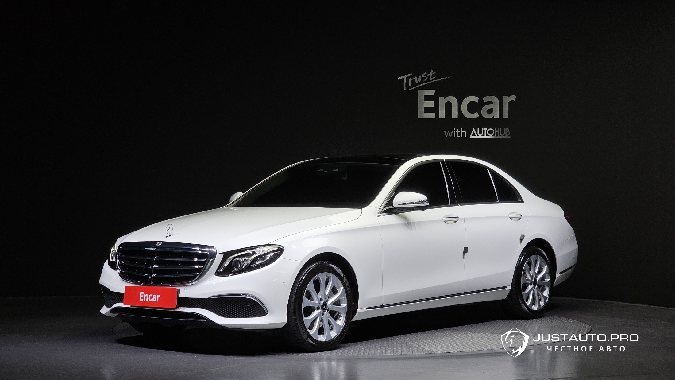 Автомобиль Mercedes-Benz E-Class