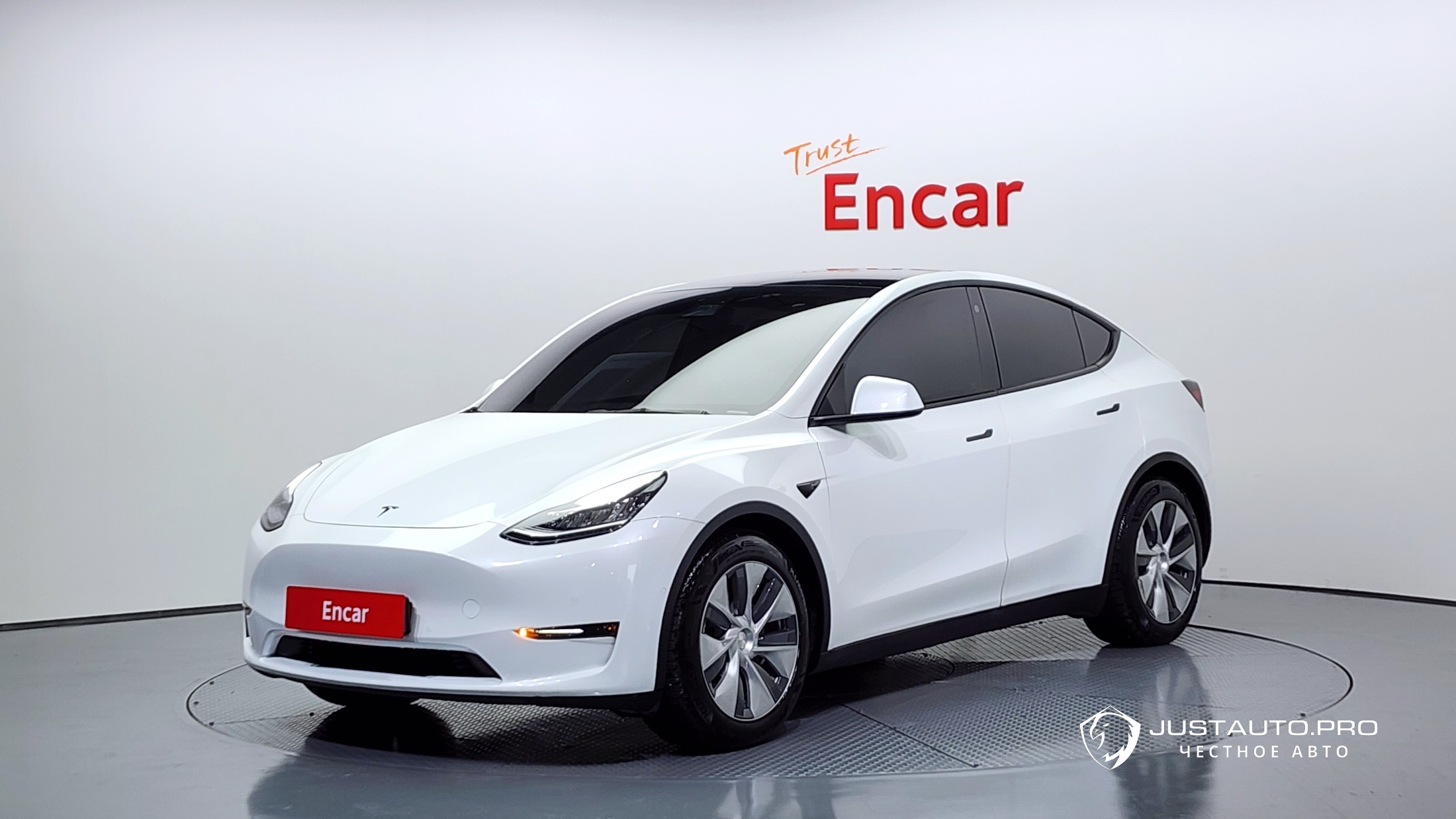 Автомобиль Tesla Model Y