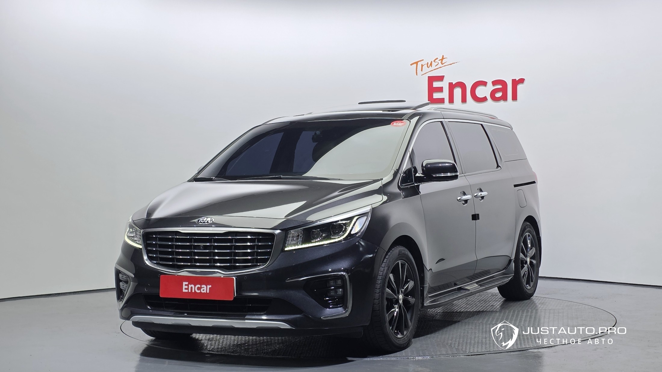 Автомобиль Kia Canival