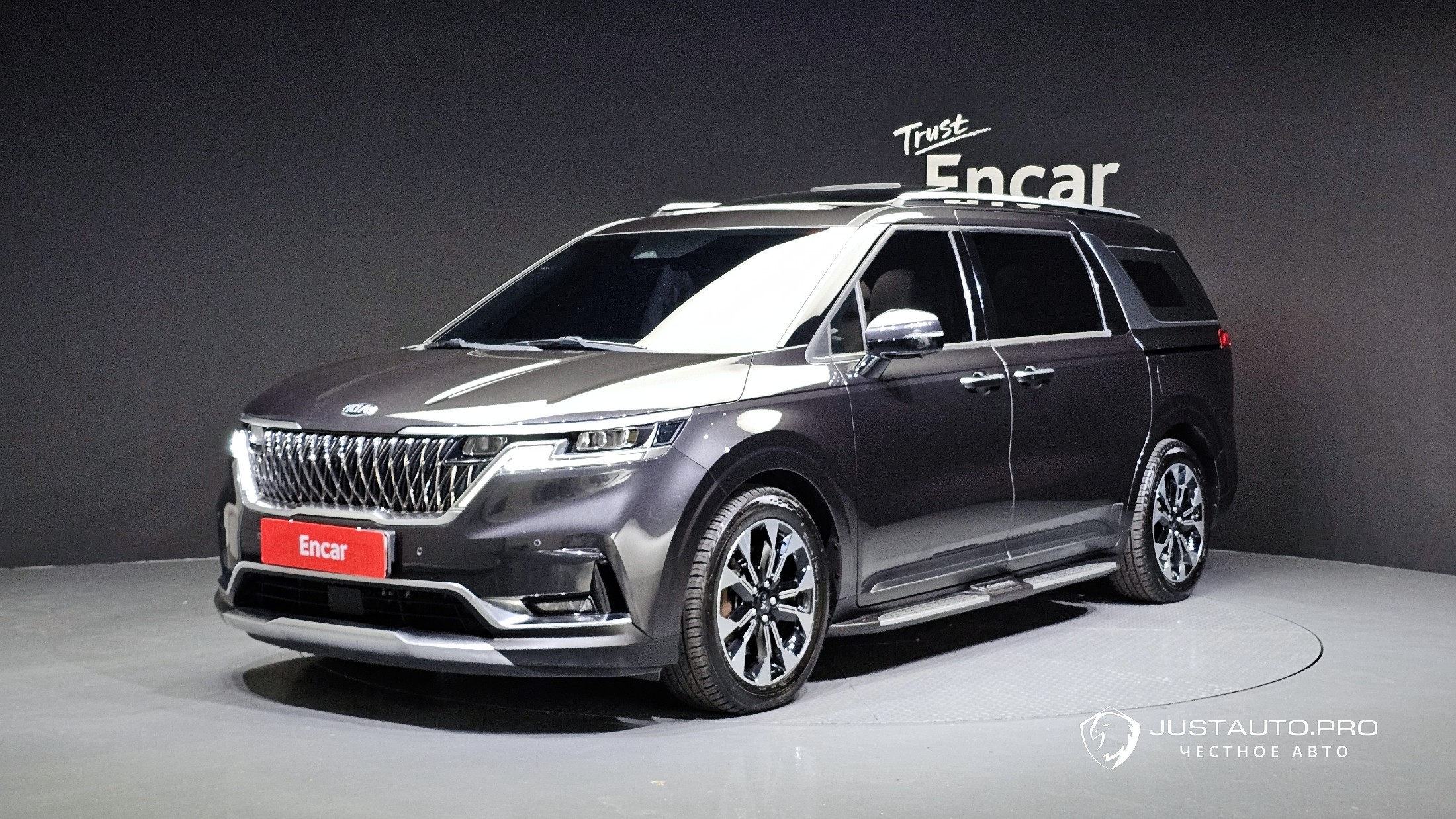 Автомобиль Kia Canival