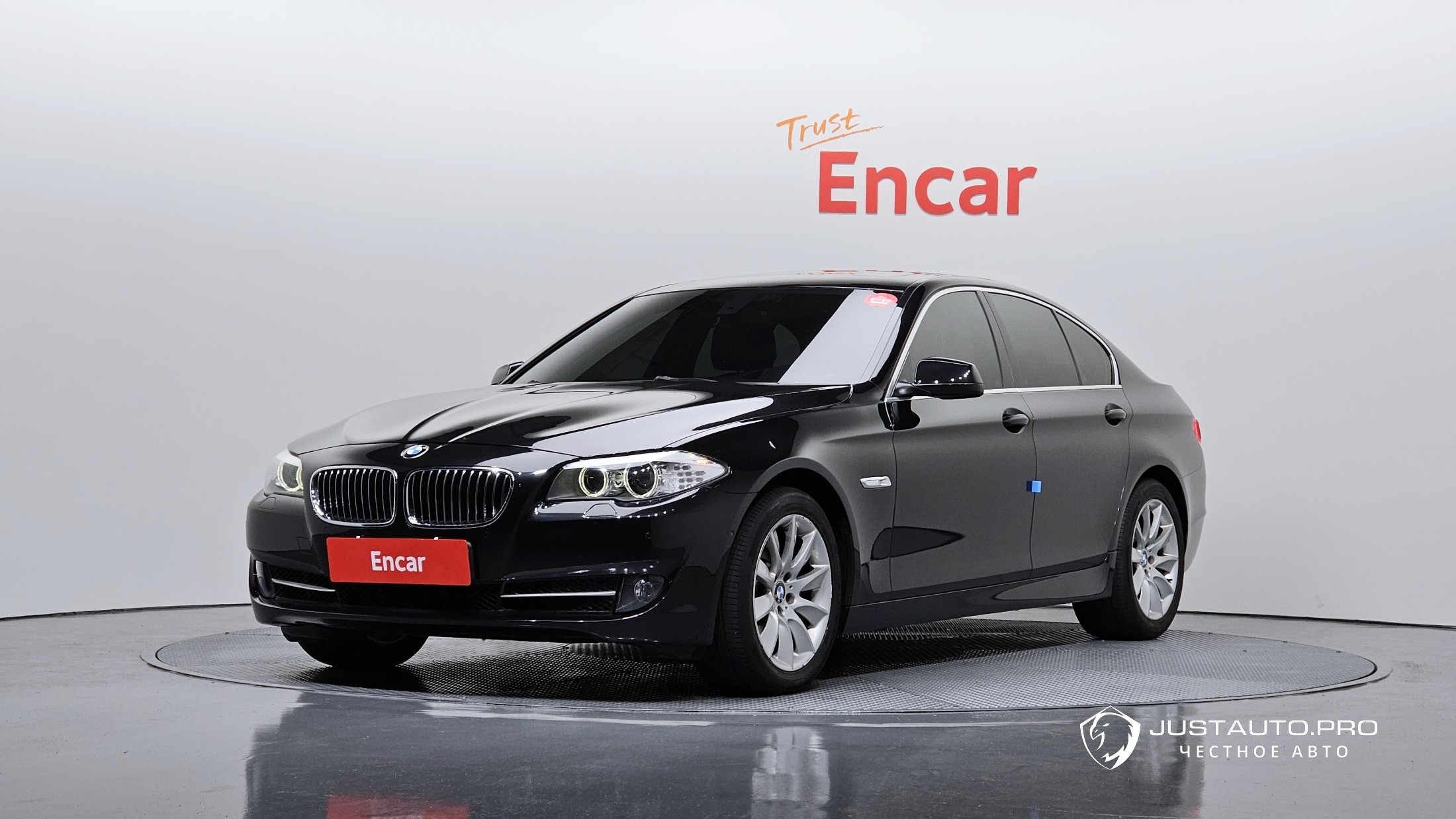 Автомобиль BMW 5-Series