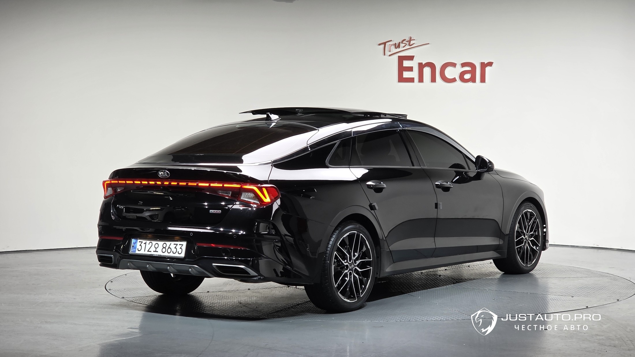 Автомобиль Kia K5