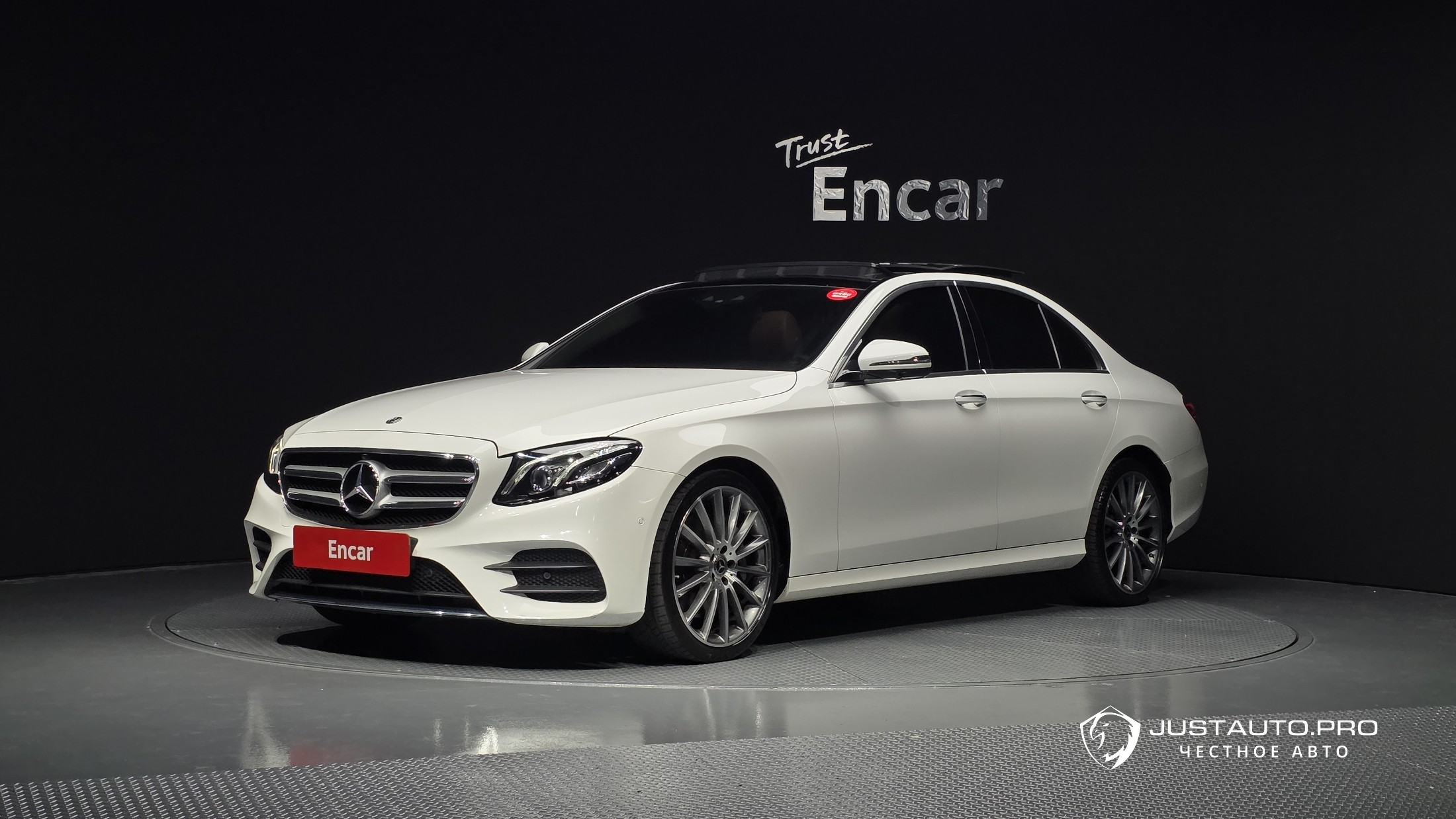 Автомобиль Mercedes-Benz E-Class