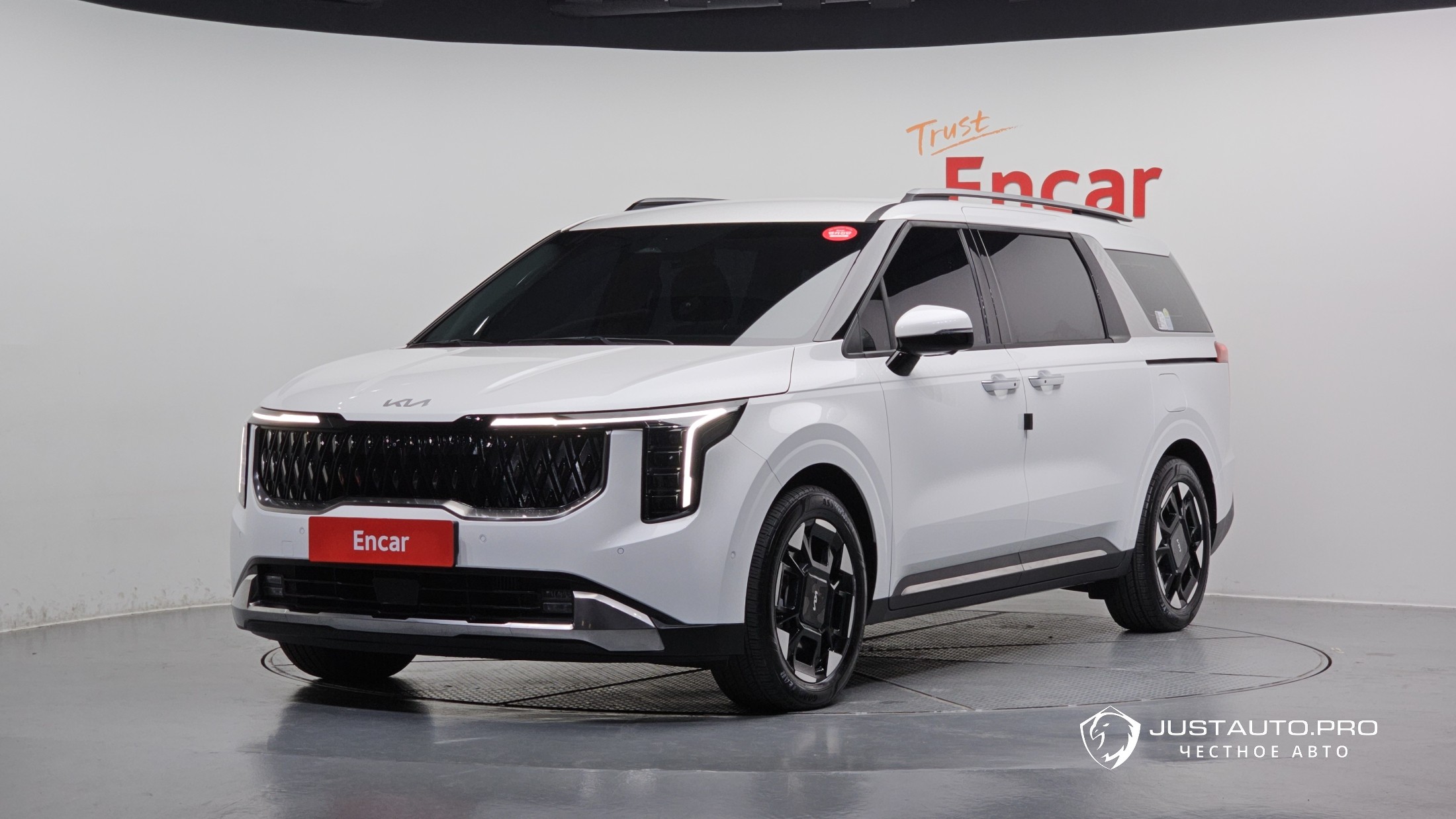 Автомобиль Kia Canival