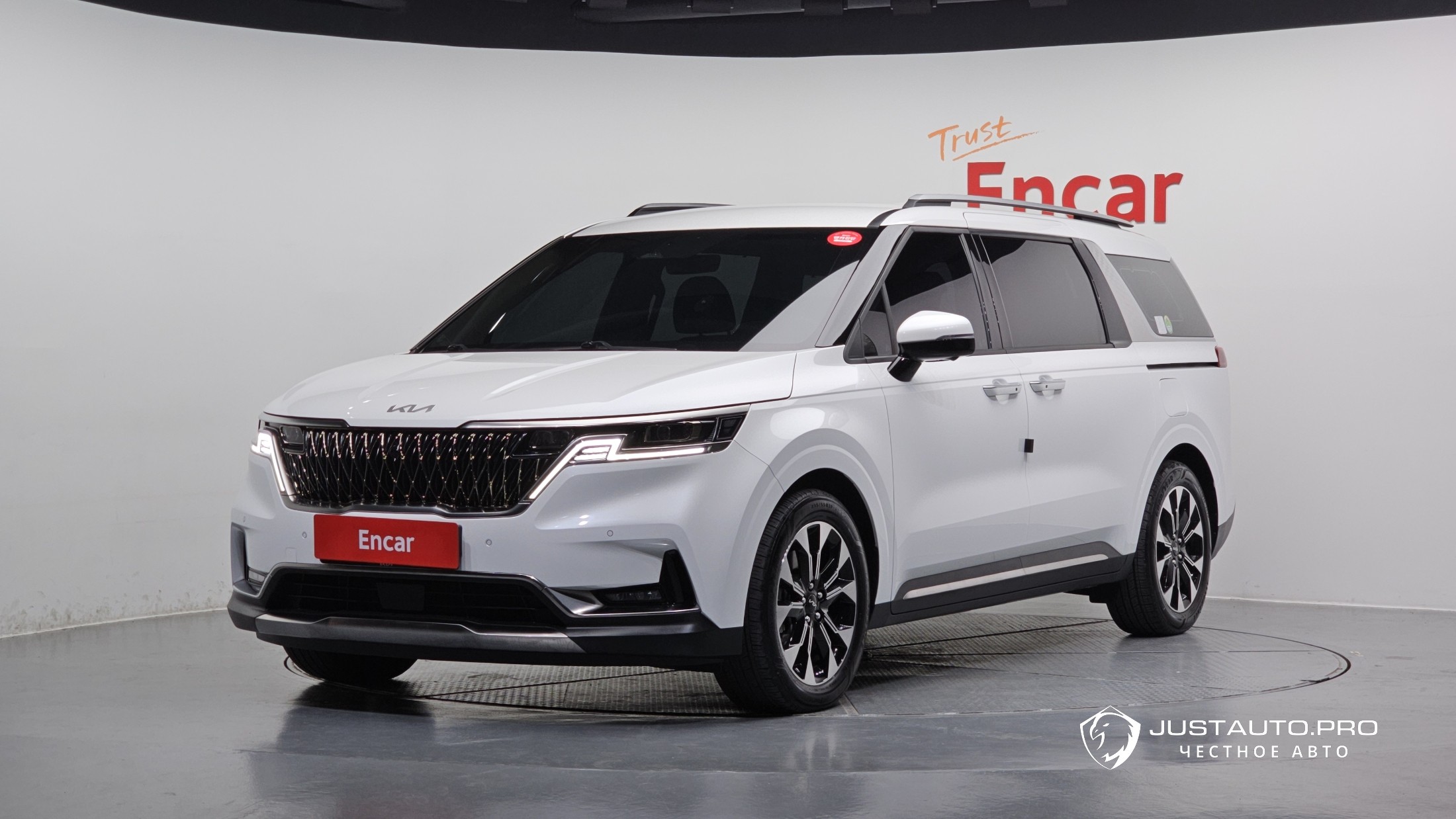 Автомобиль Kia Canival