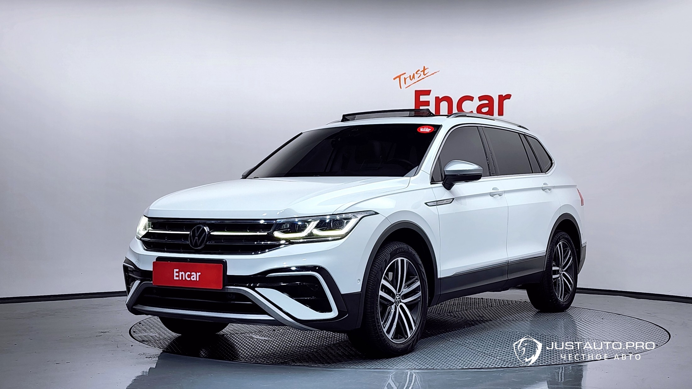 Автомобиль Volkswagen Tiguan