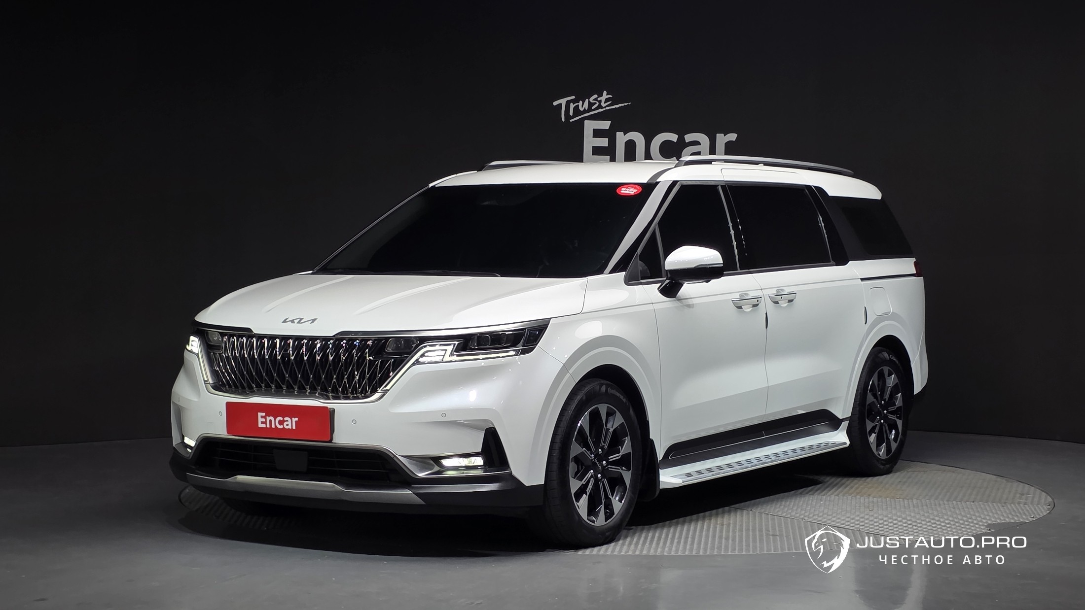 Автомобиль Kia Canival