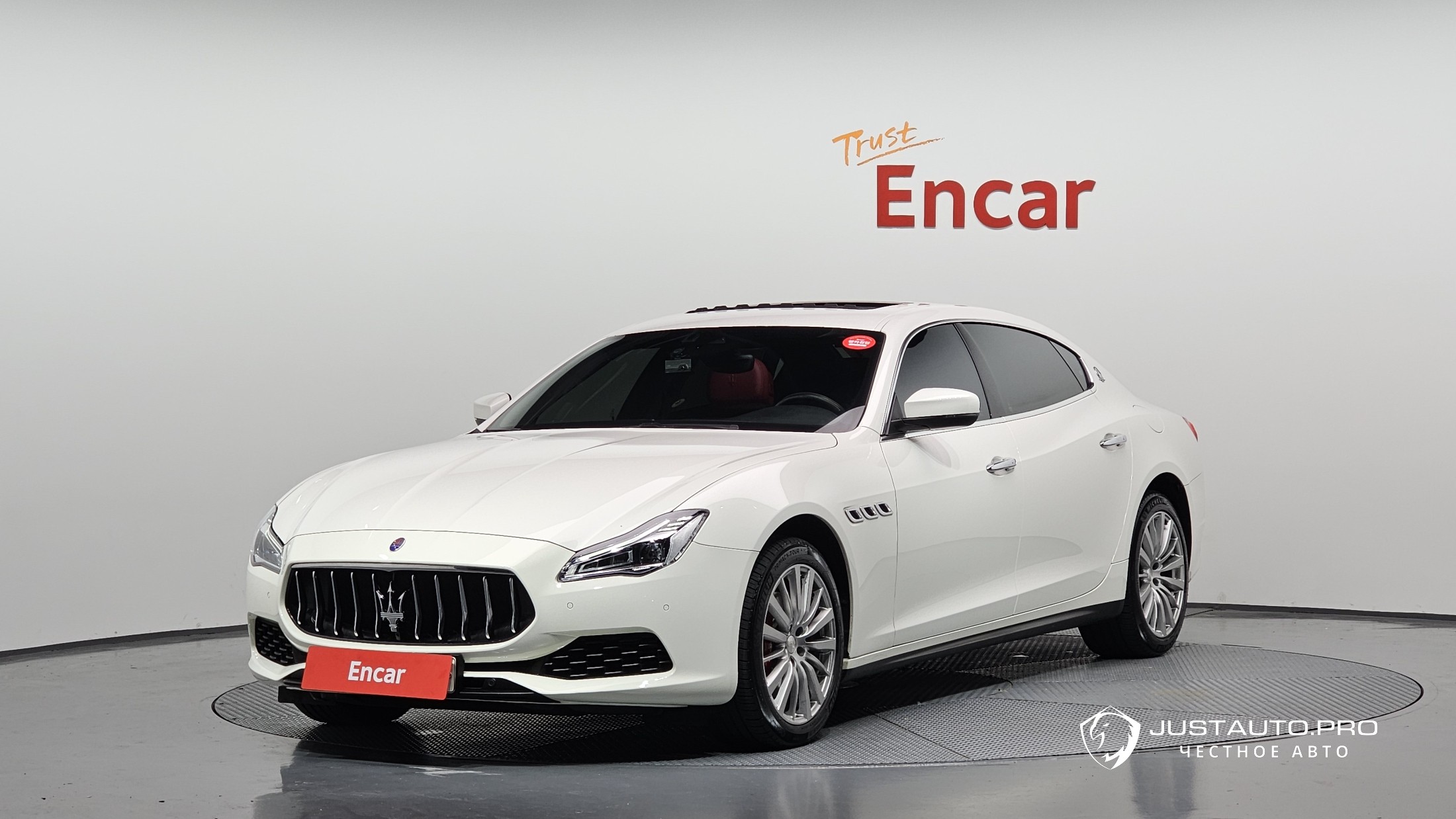 Автомобиль Maserati Quattroporte