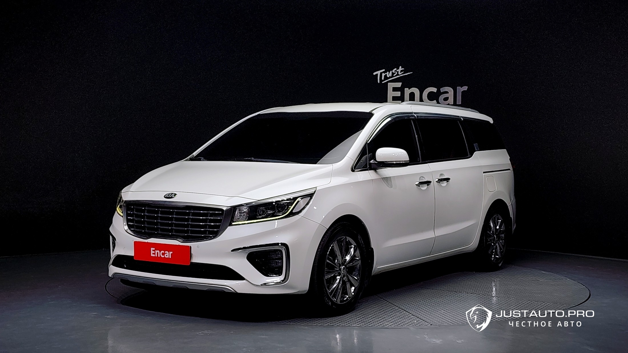 Автомобиль Kia Canival