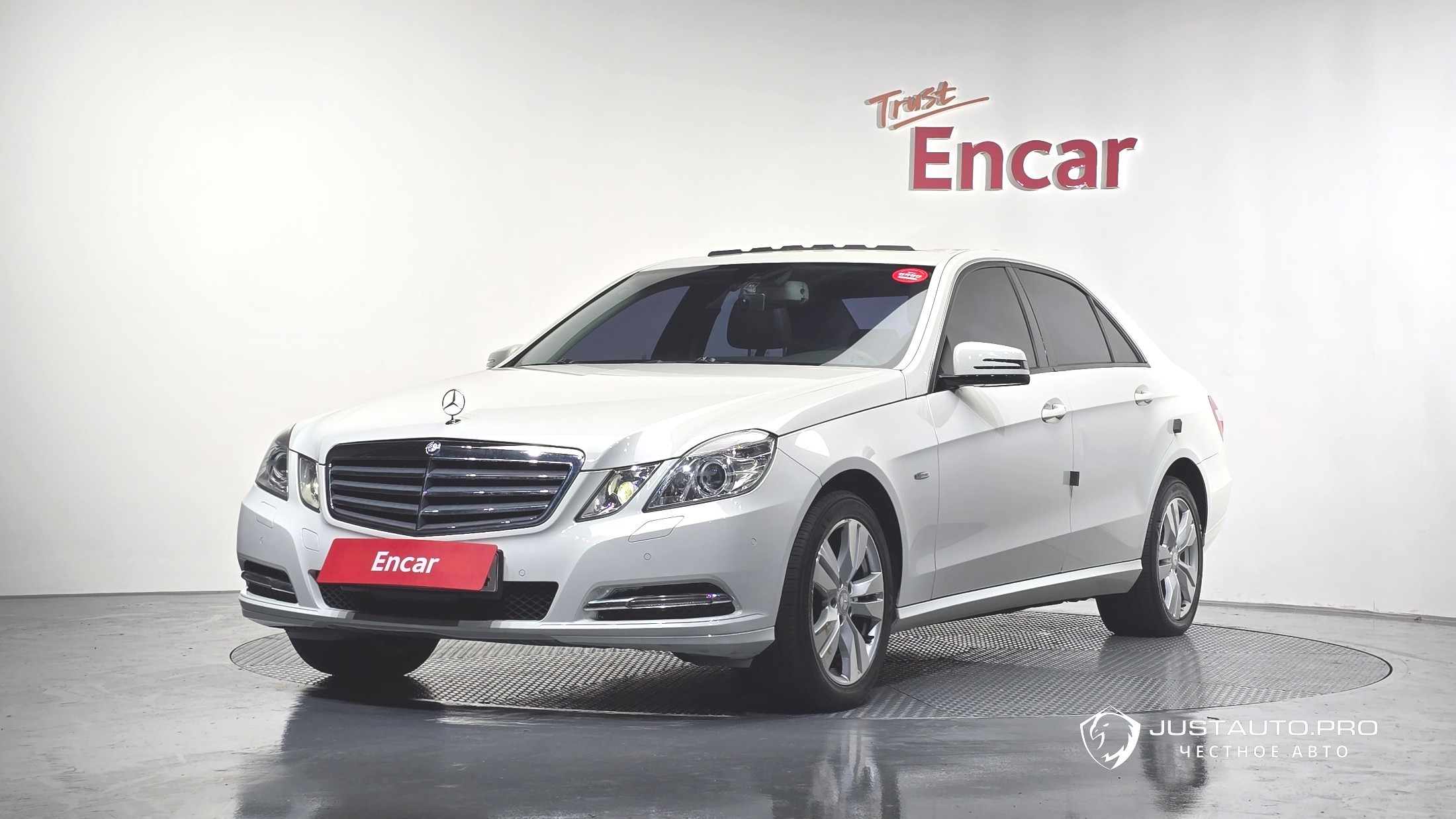 Автомобиль Mercedes-Benz E-Class