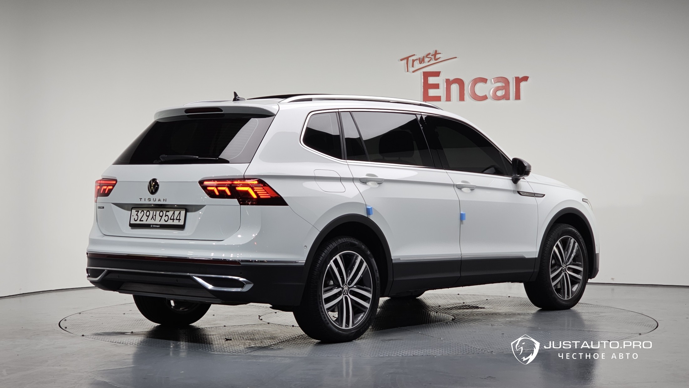 Автомобиль Volkswagen Tiguan