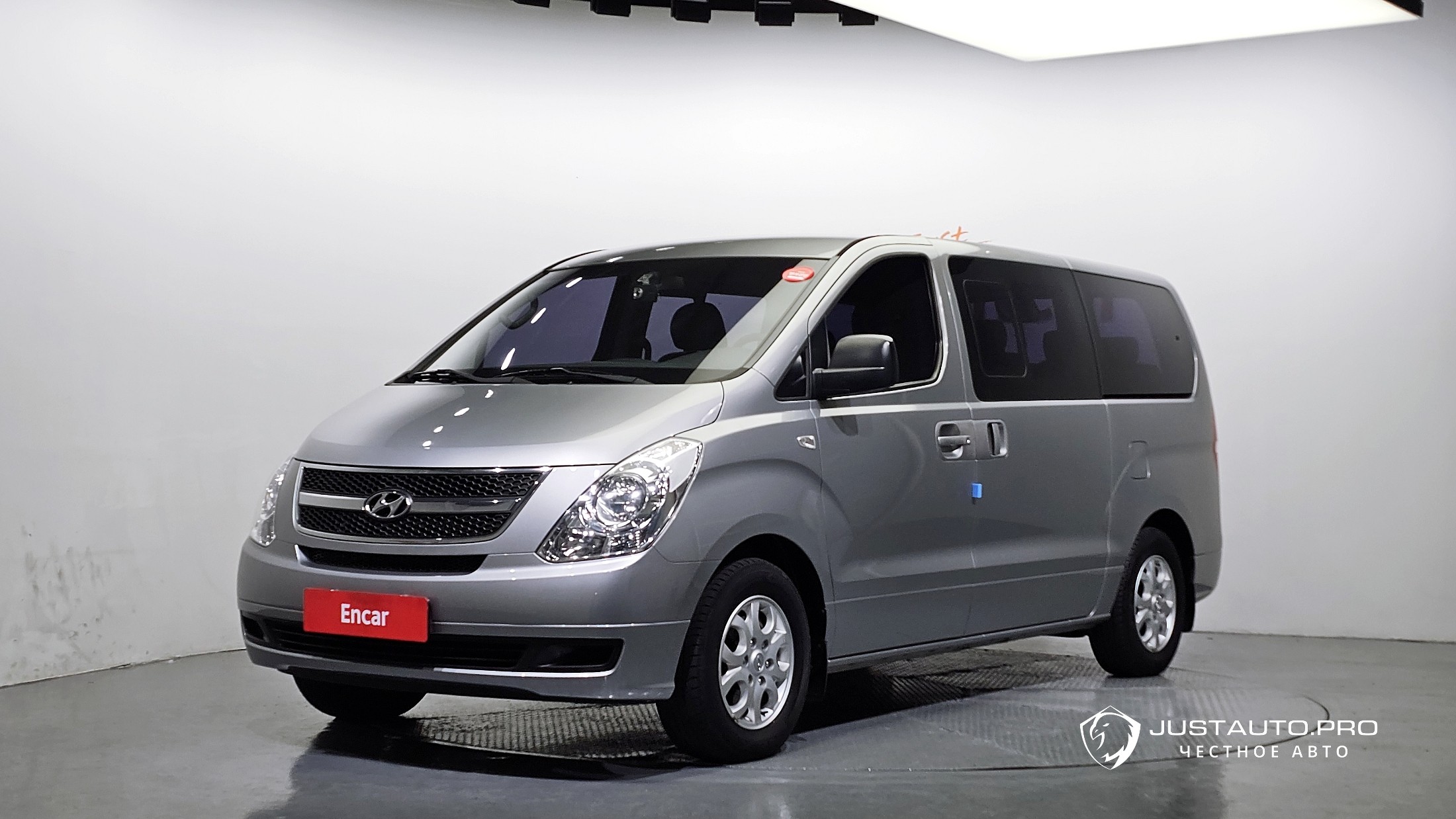 Автомобиль Hyundai Starex