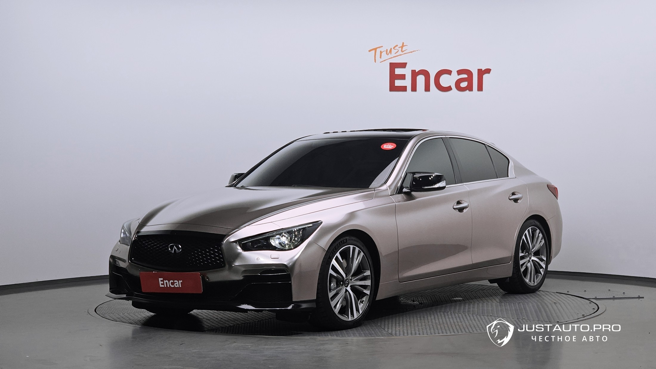 Автомобиль Infiniti Q50