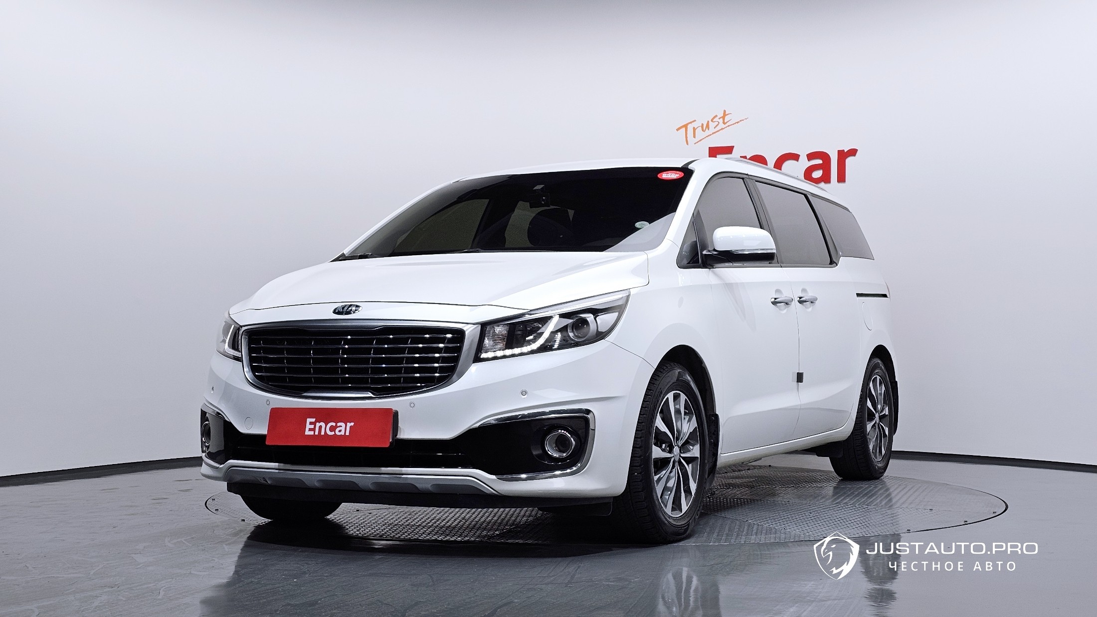 Автомобиль Kia Canival