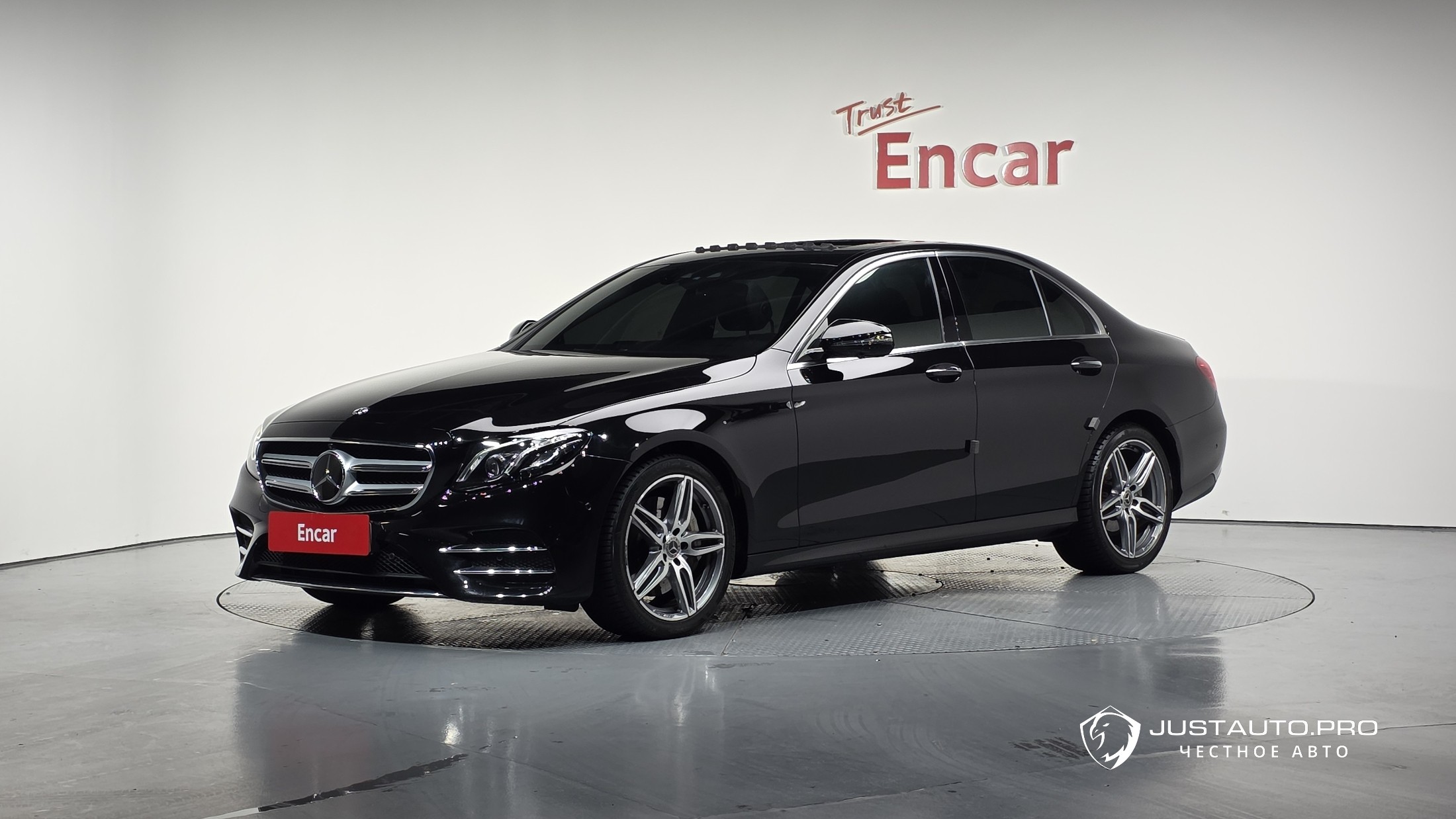 Автомобиль Mercedes-Benz E-Class