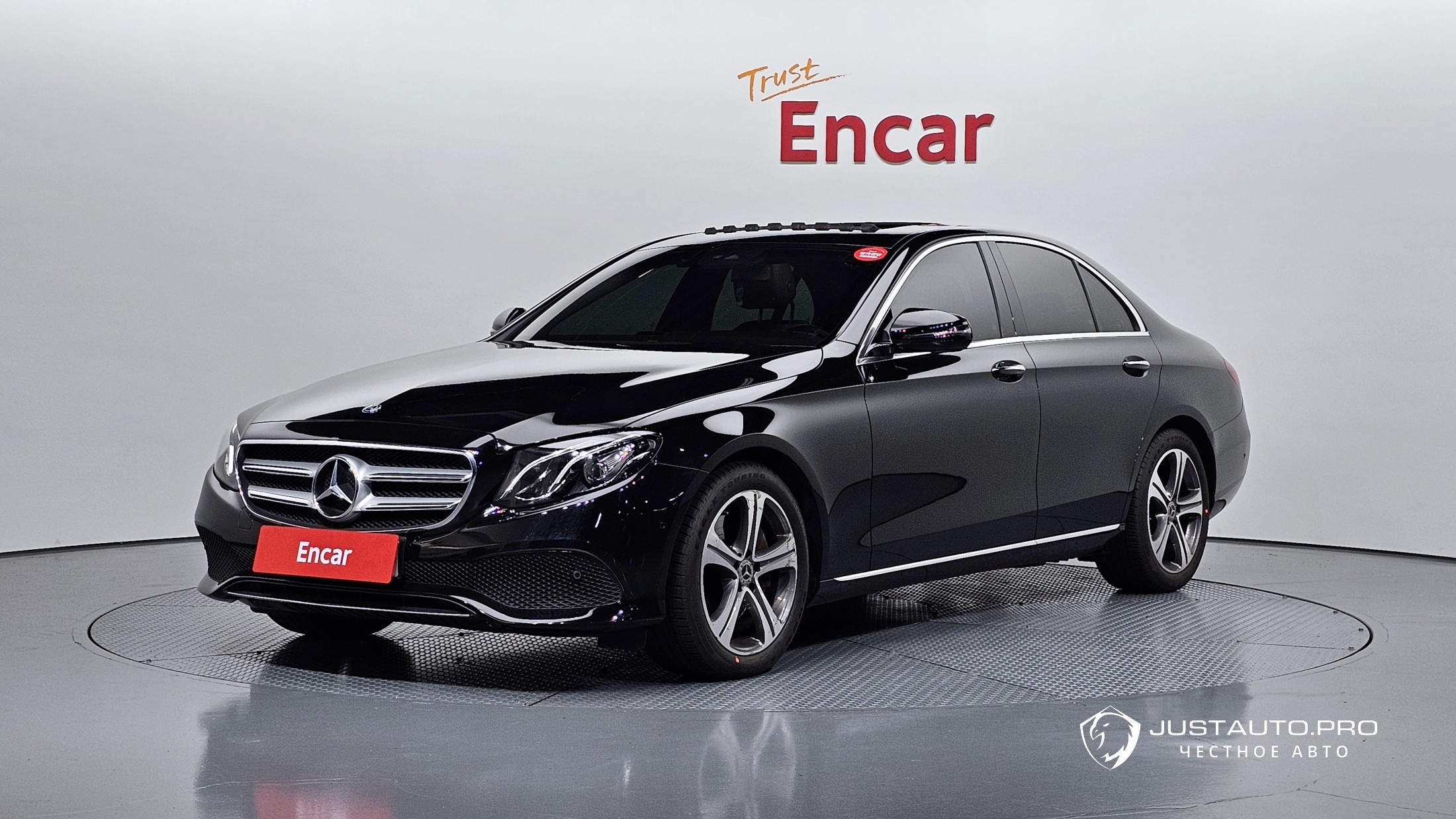 Автомобиль Mercedes-Benz E-Class