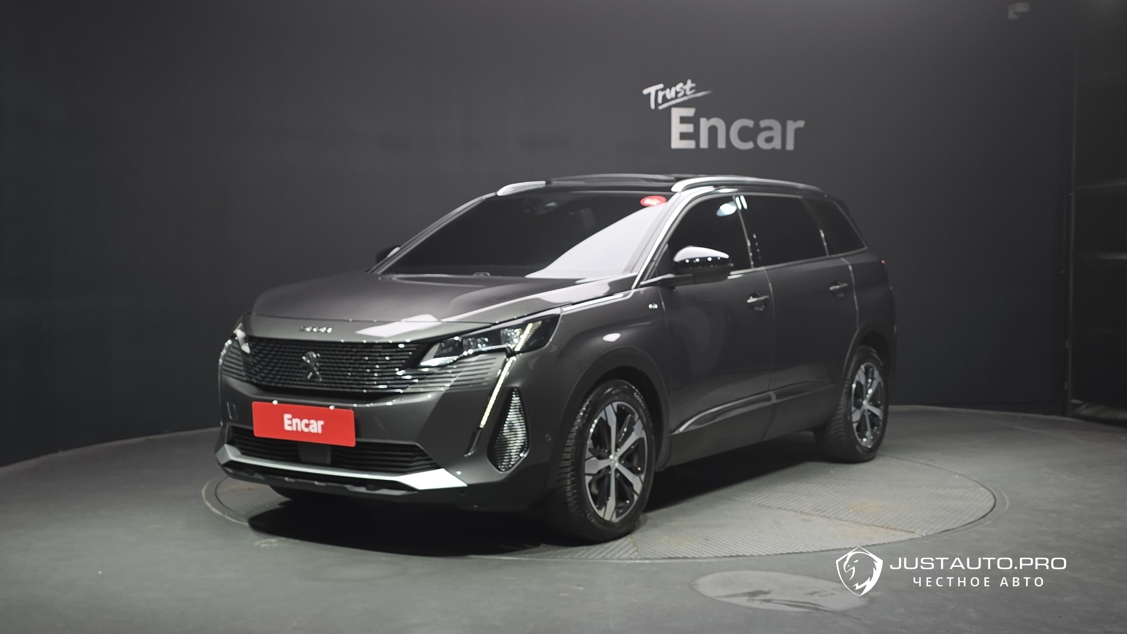 Автомобиль Peugeot 5008