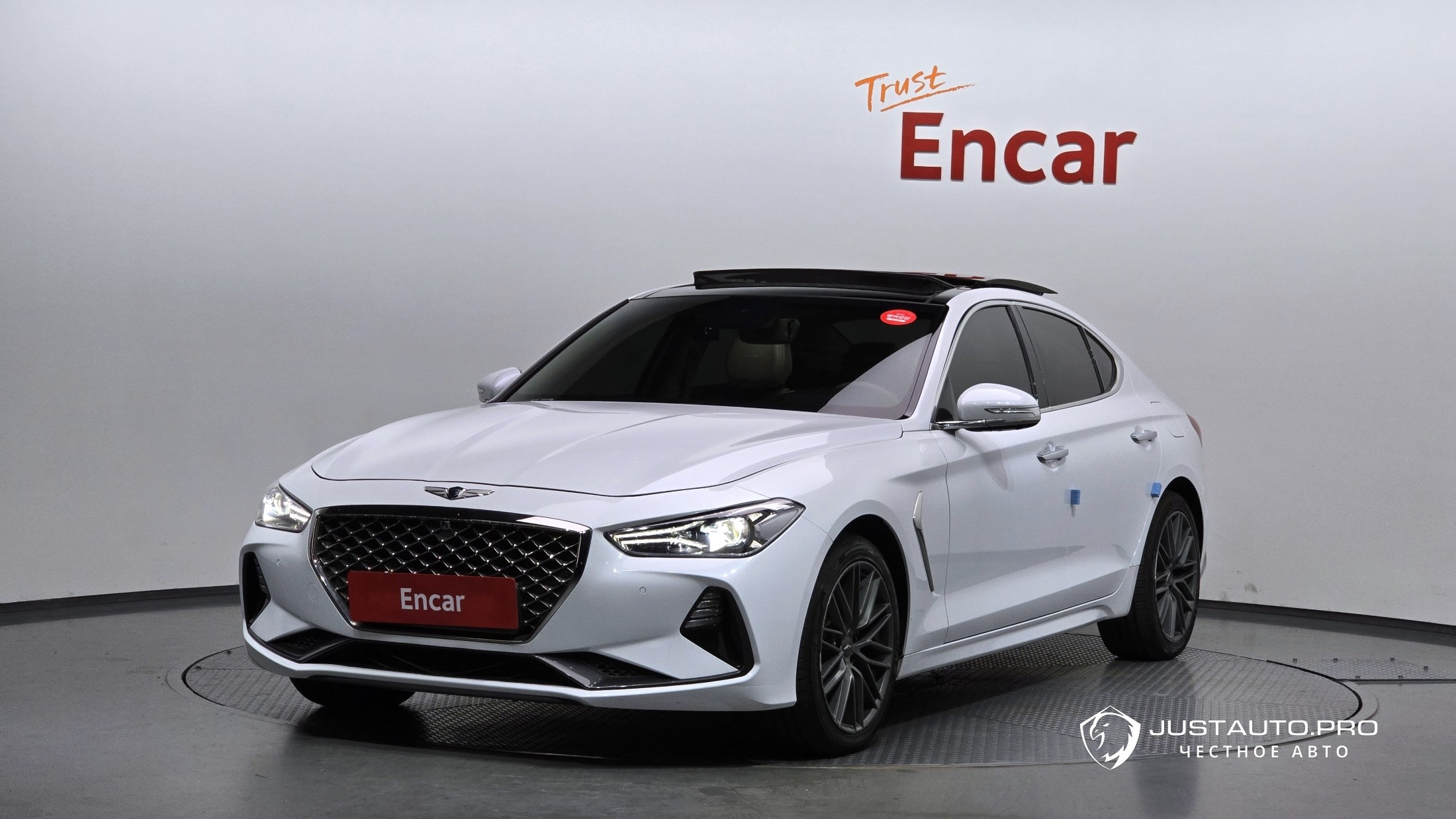 Автомобиль Genesis G70
