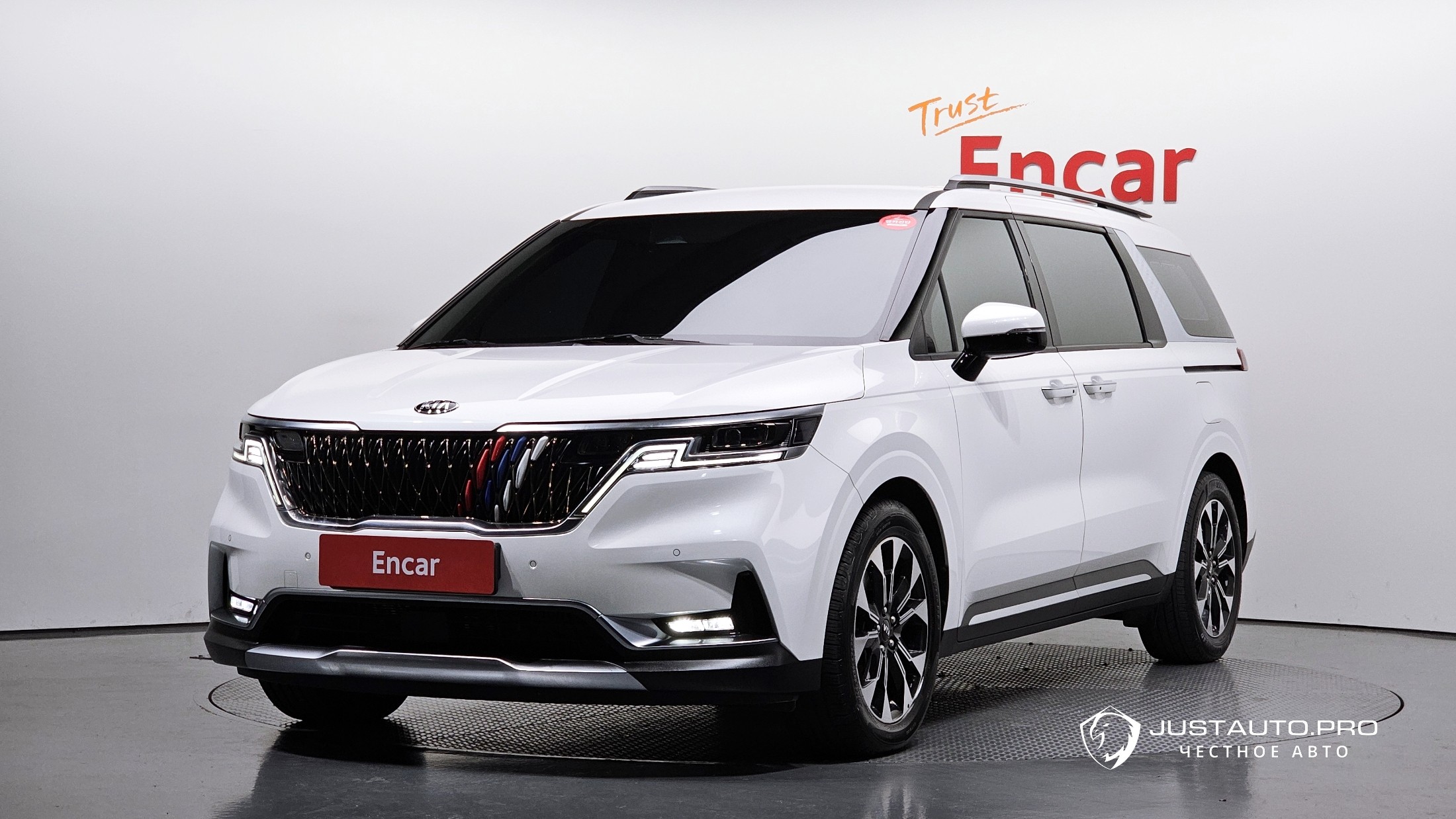 Автомобиль Kia Canival