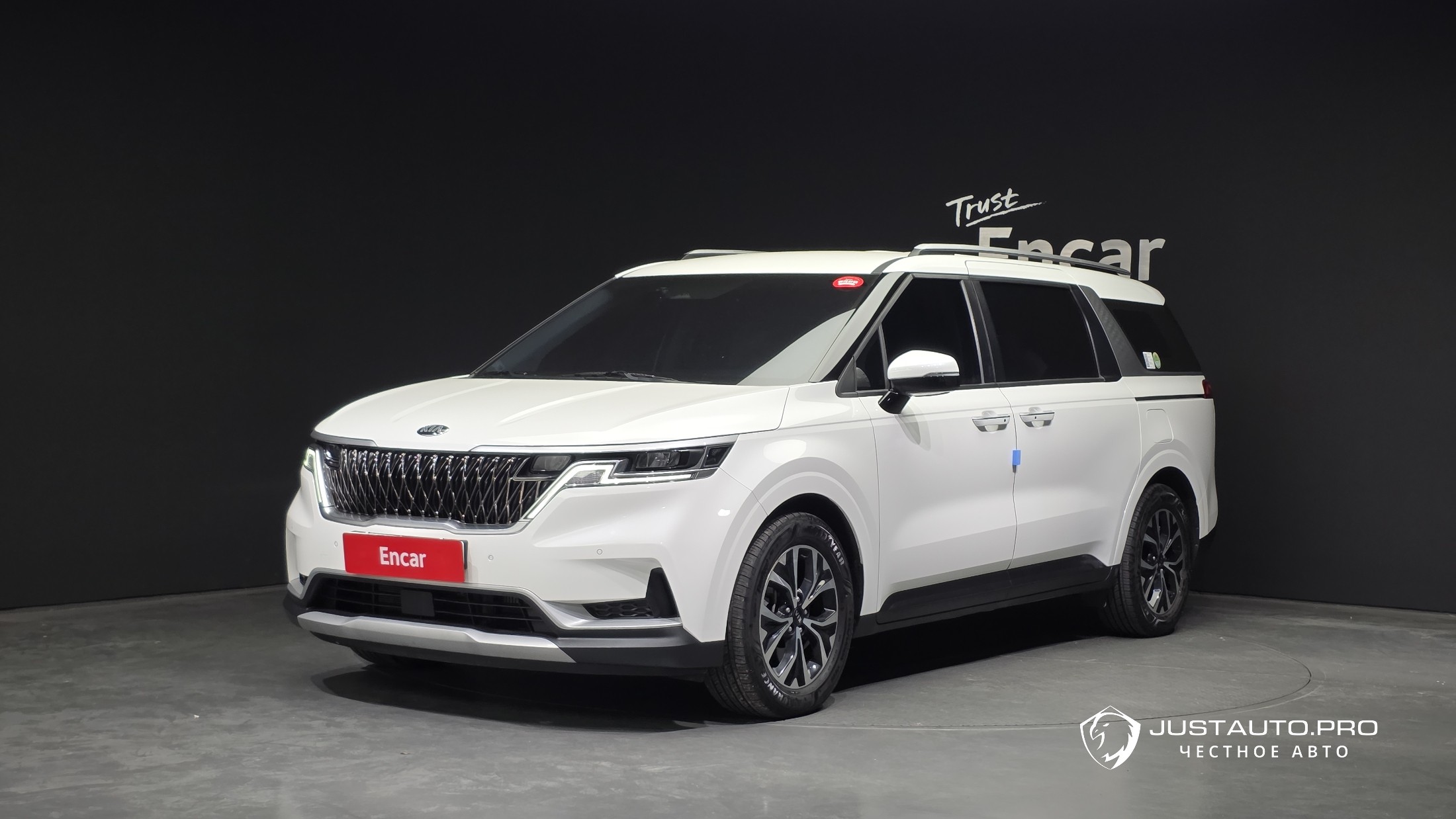 Автомобиль Kia Canival