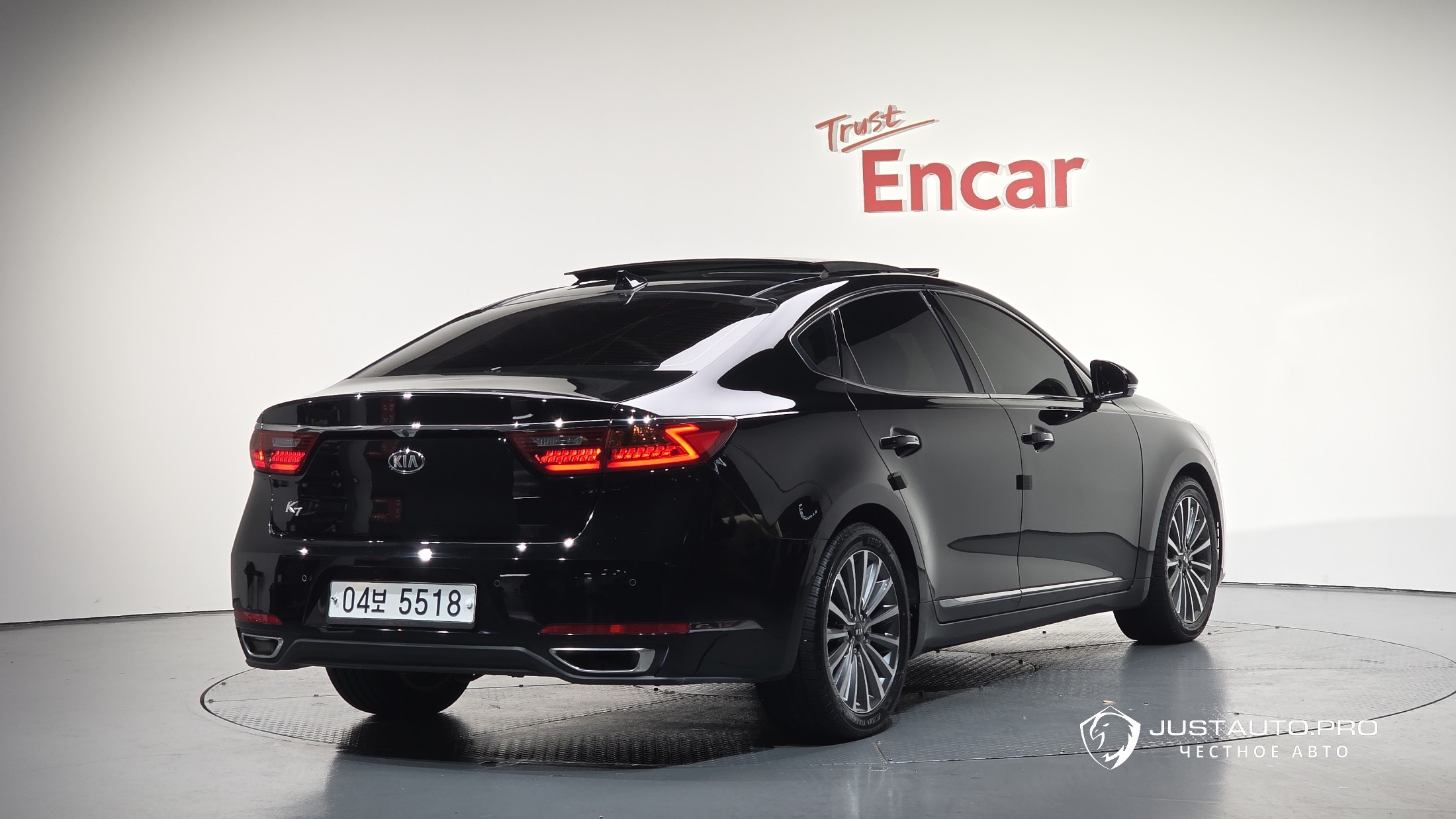 Автомобиль Kia K7