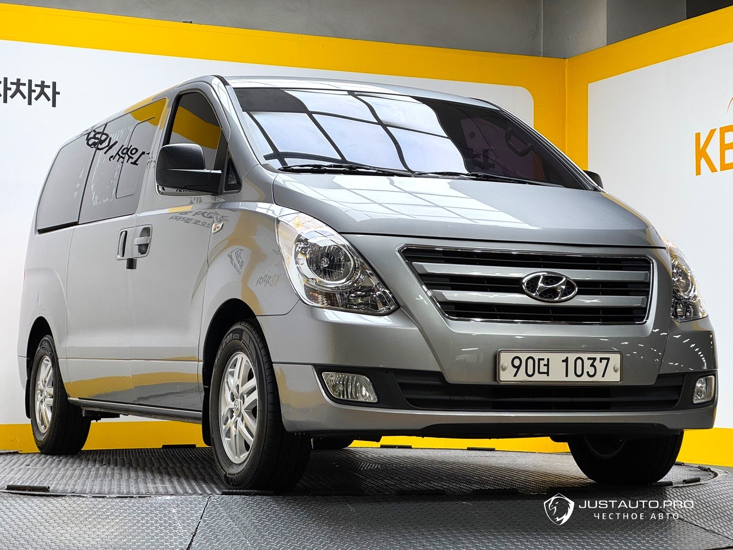 Автомобиль Hyundai Starex
