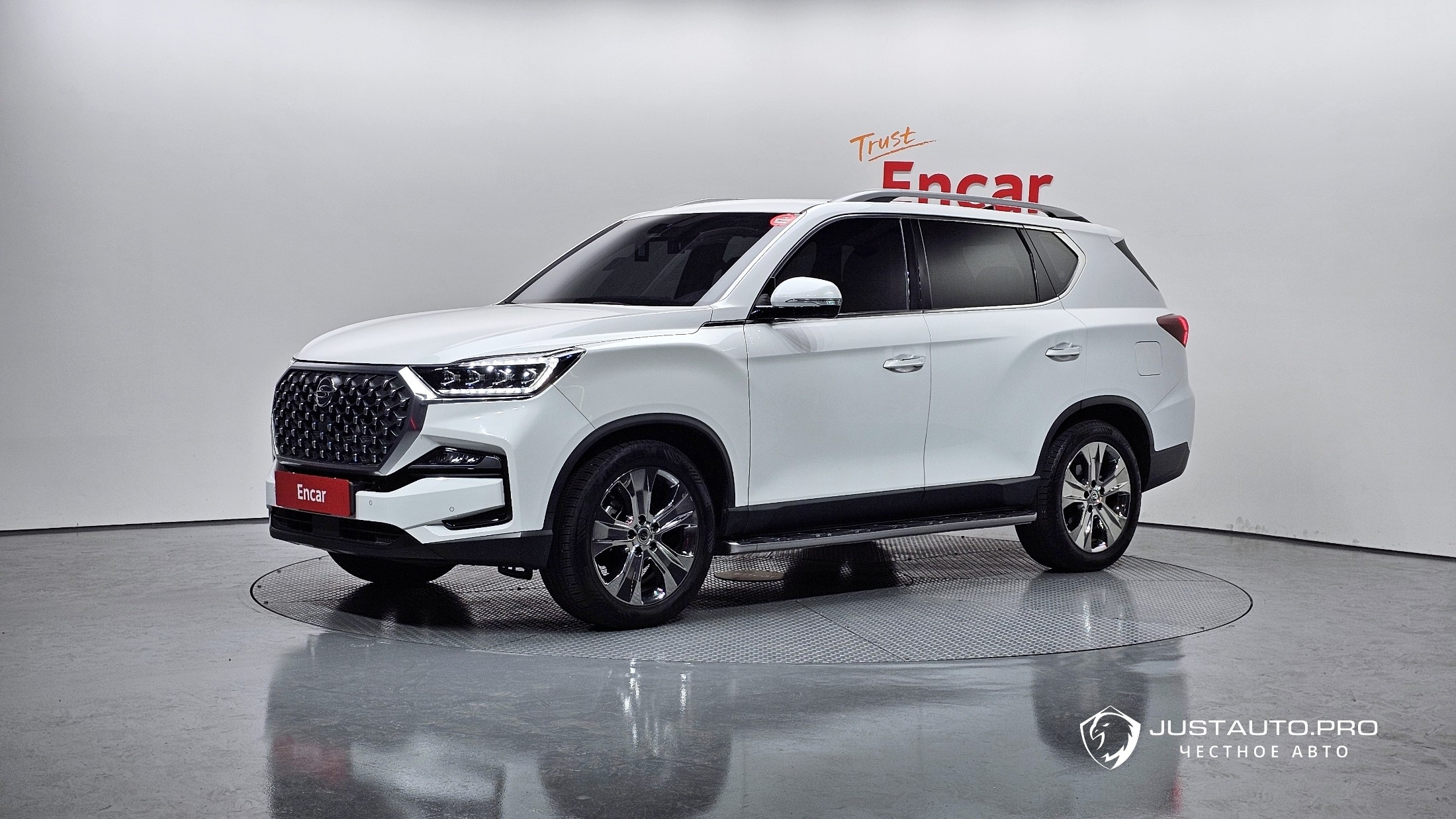 Автомобиль KG_Mobility_Ssangyong Rexton