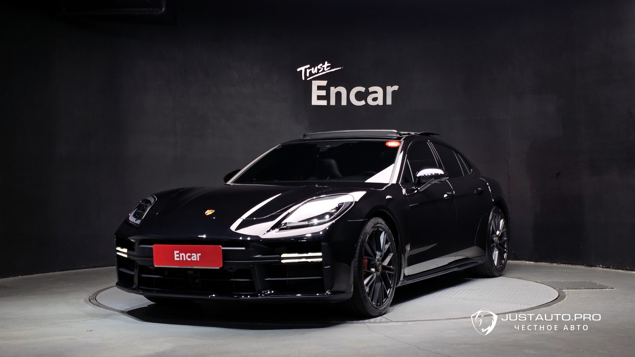 Автомобиль Porsche Panamera