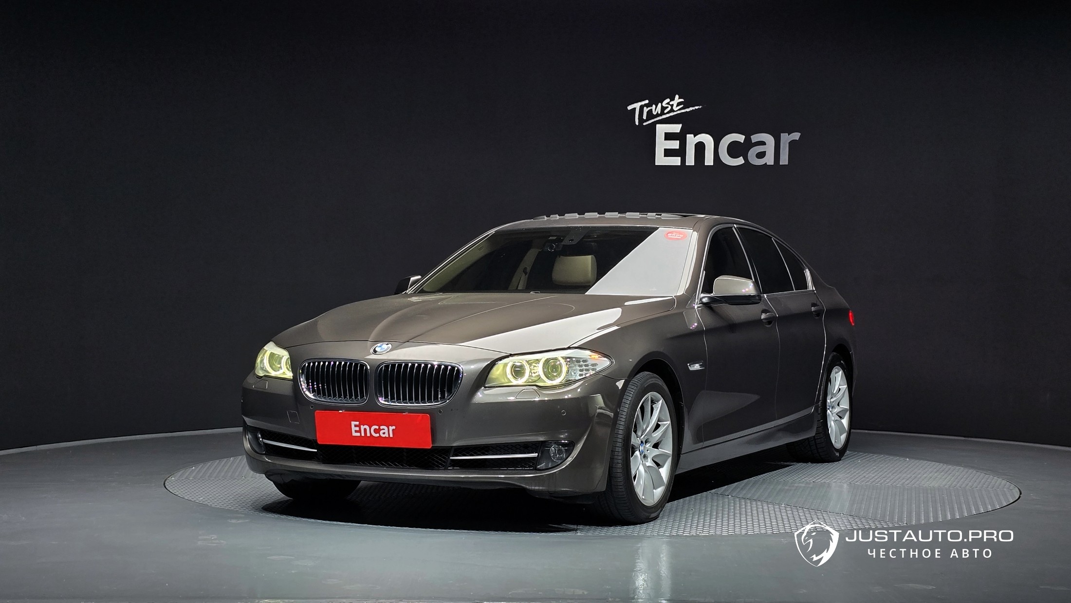 Автомобиль BMW 5-Series