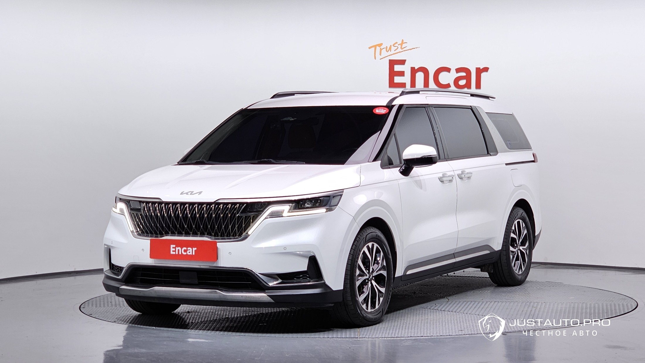 Автомобиль Kia Canival