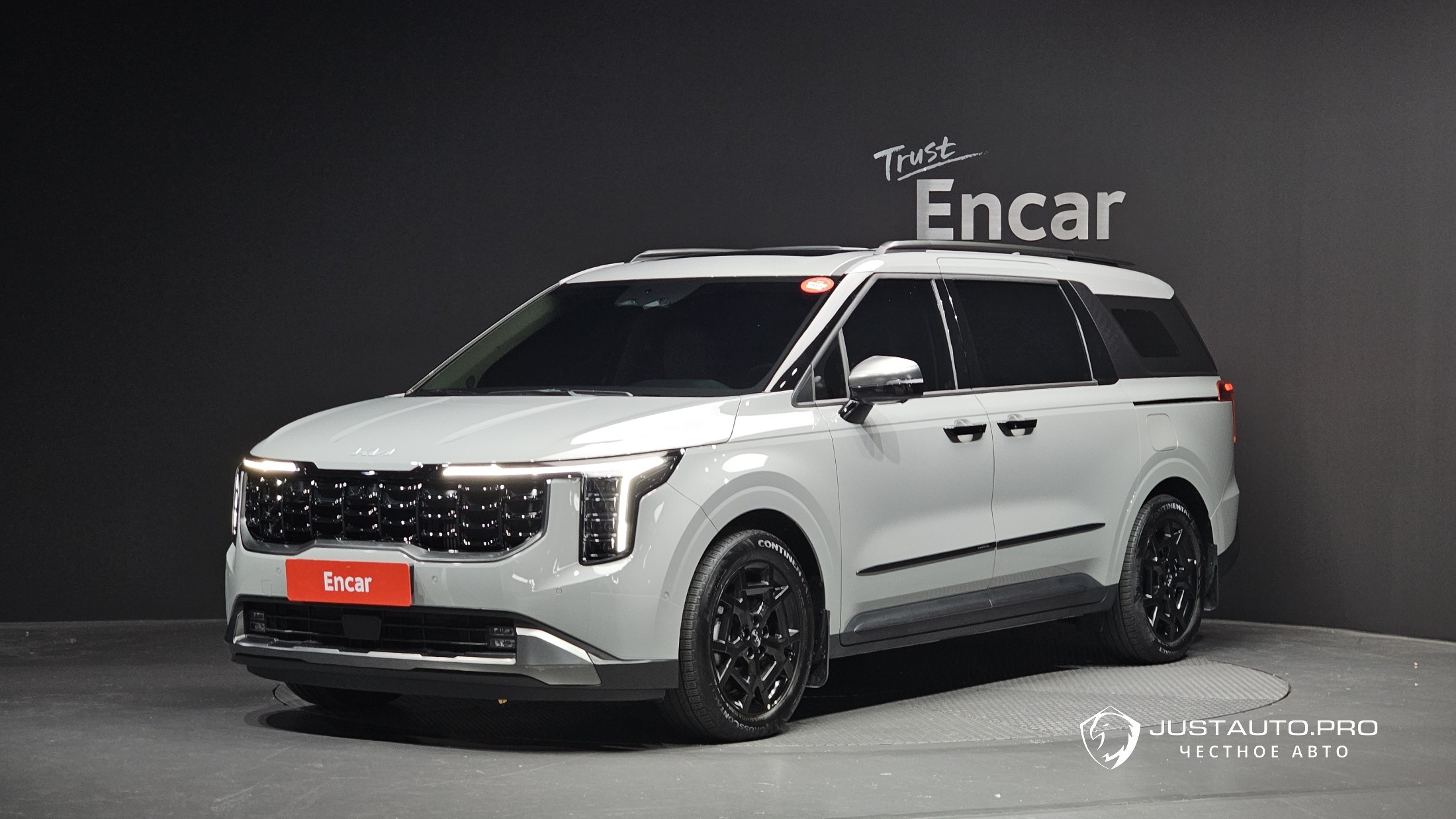 Автомобиль Kia Canival