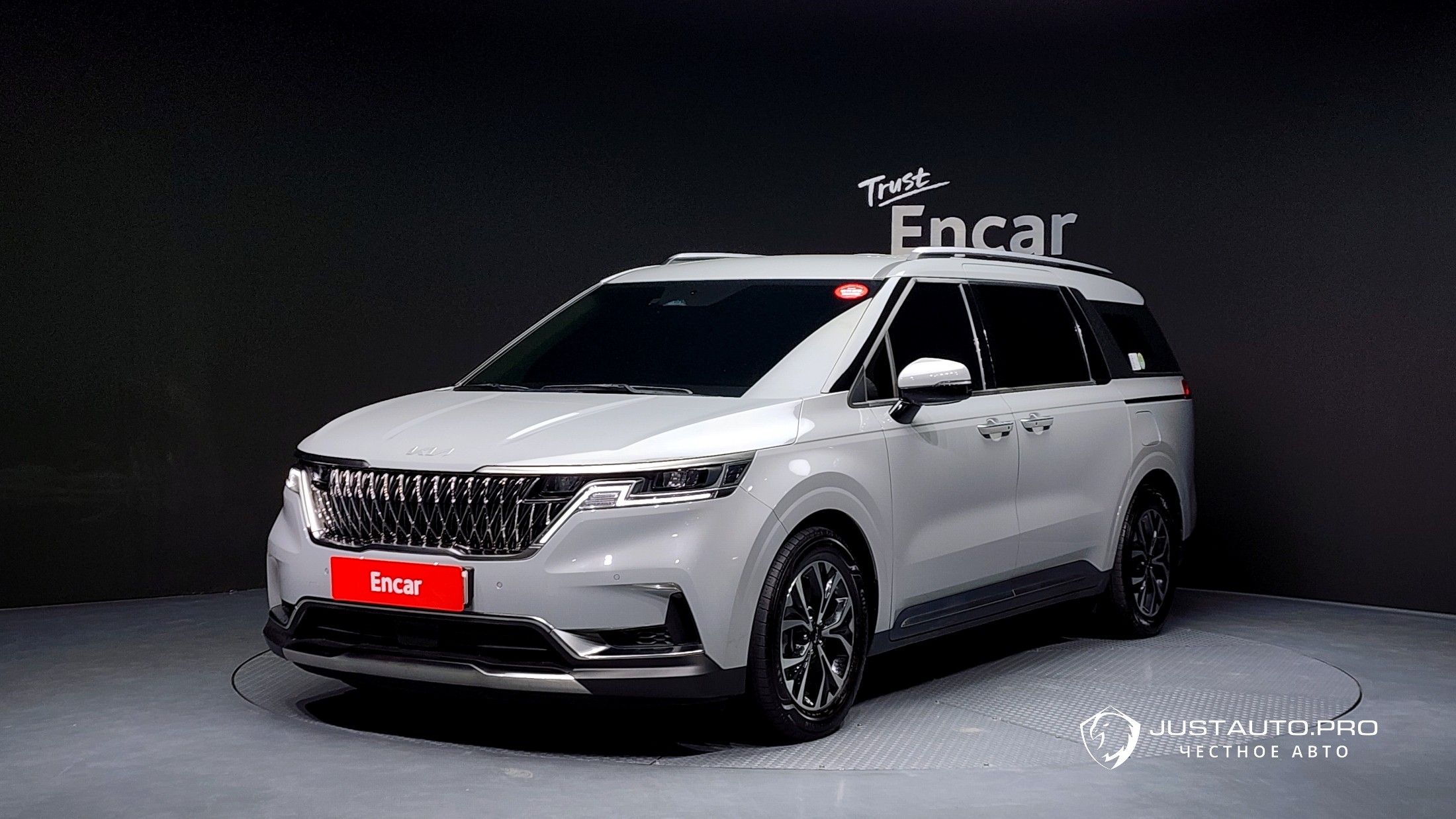 Автомобиль Kia Canival