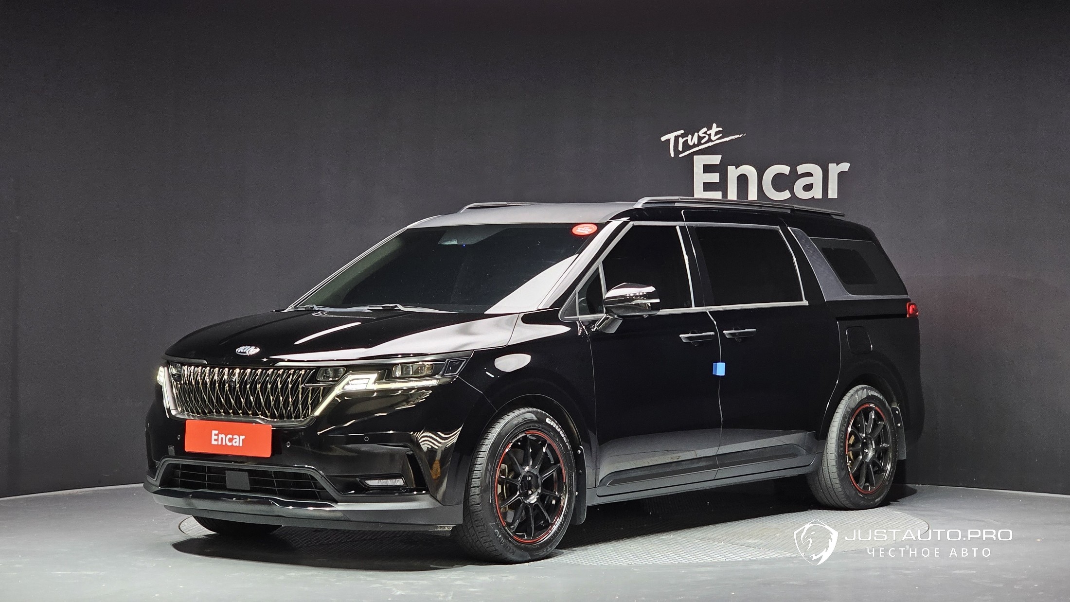 Автомобиль Kia Canival