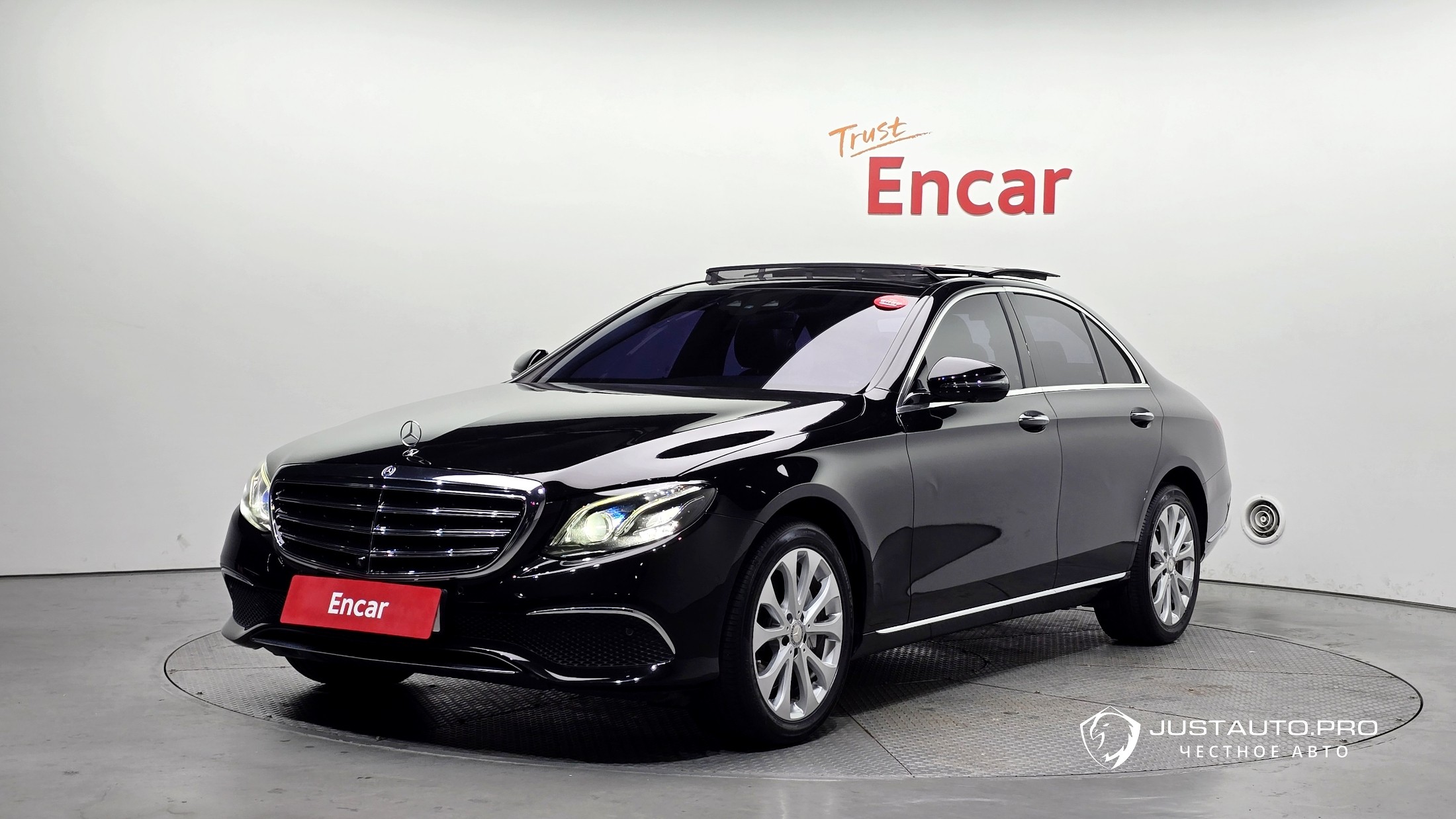 Автомобиль Mercedes-Benz E-Class