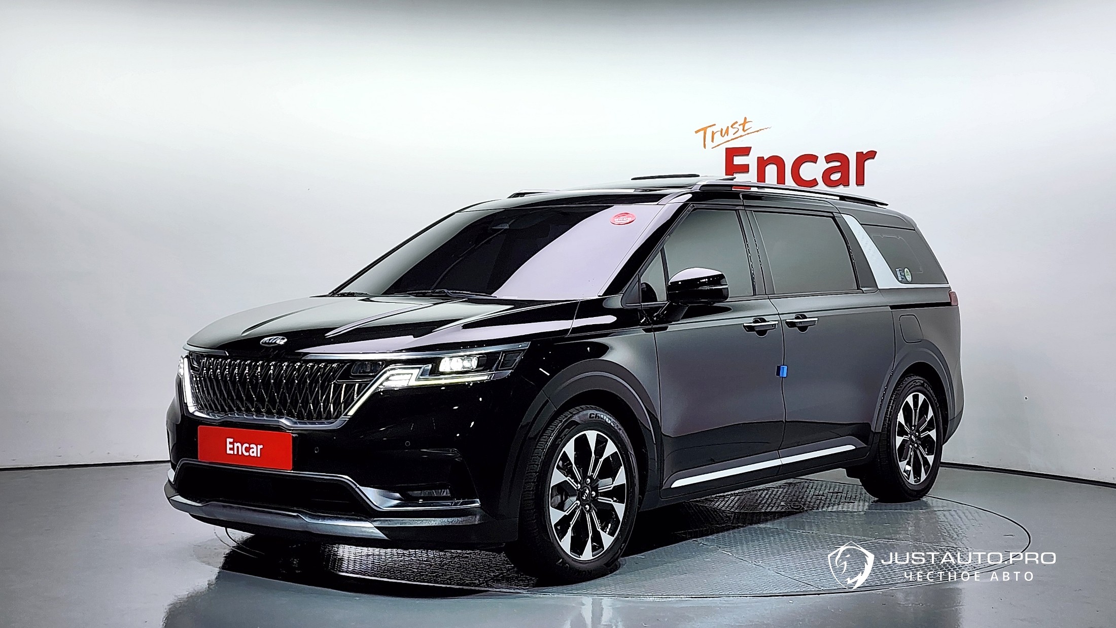 Автомобиль Kia Canival