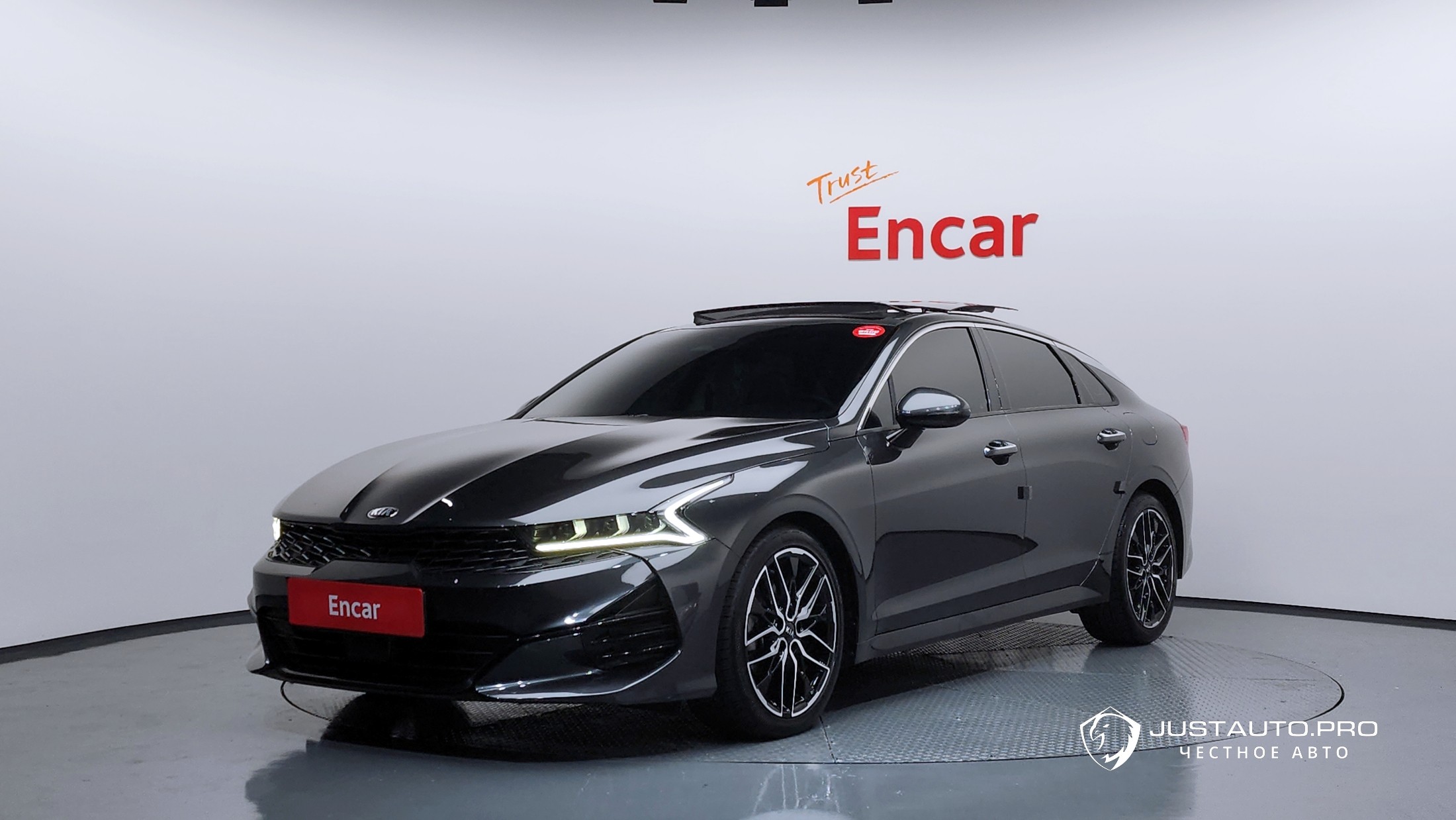 Автомобиль Kia K5