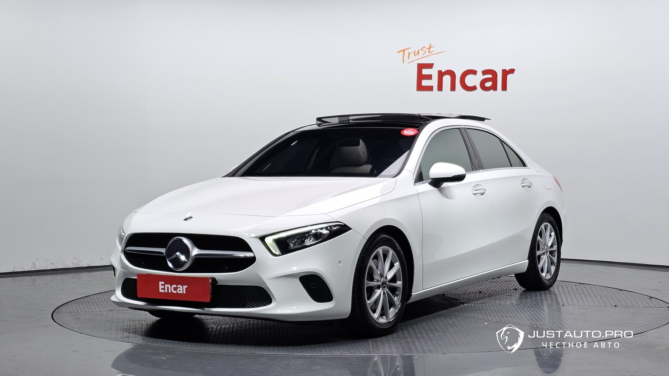 Автомобиль Mercedes-Benz A-Class