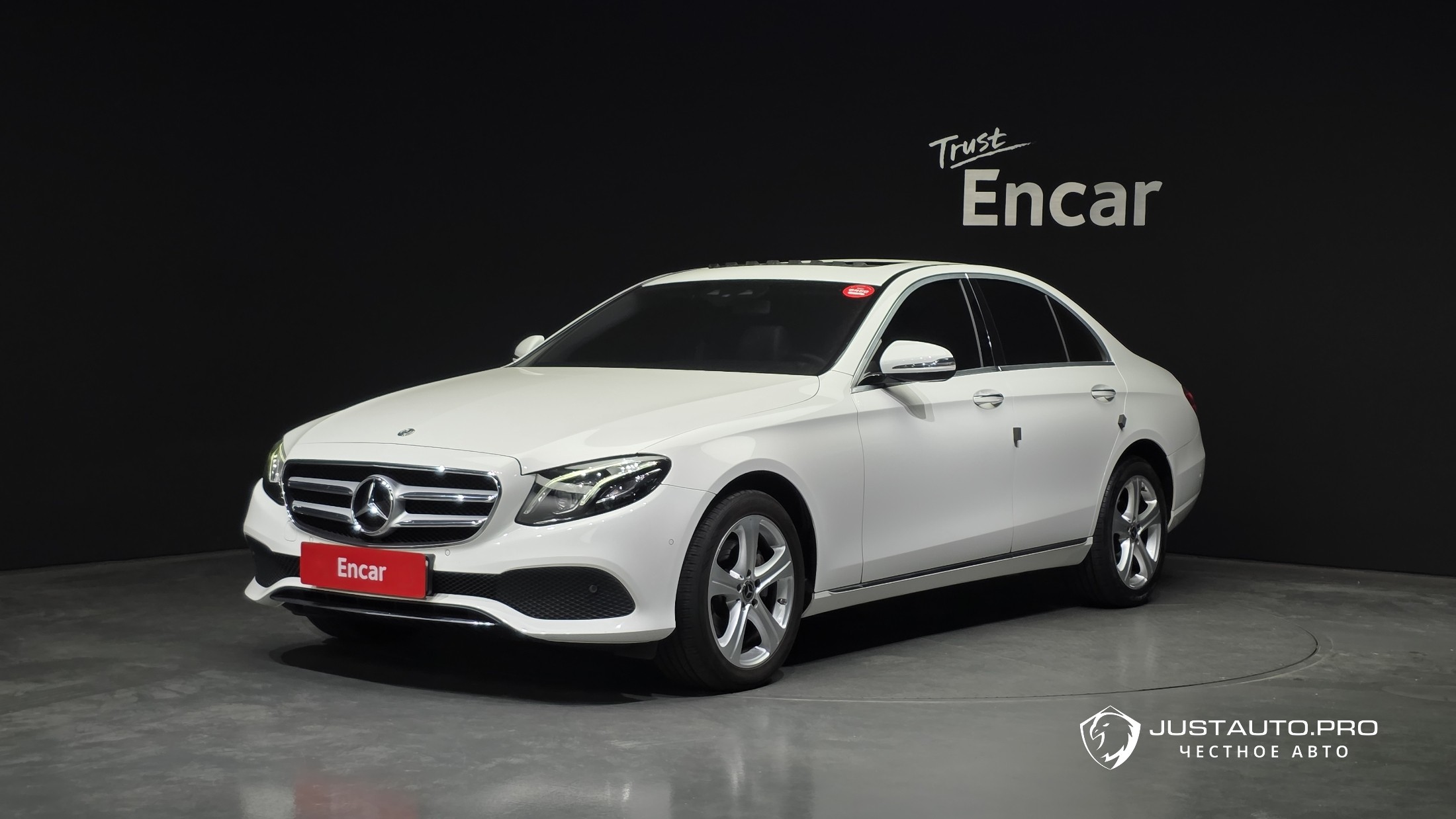 Автомобиль Mercedes-Benz E-Class