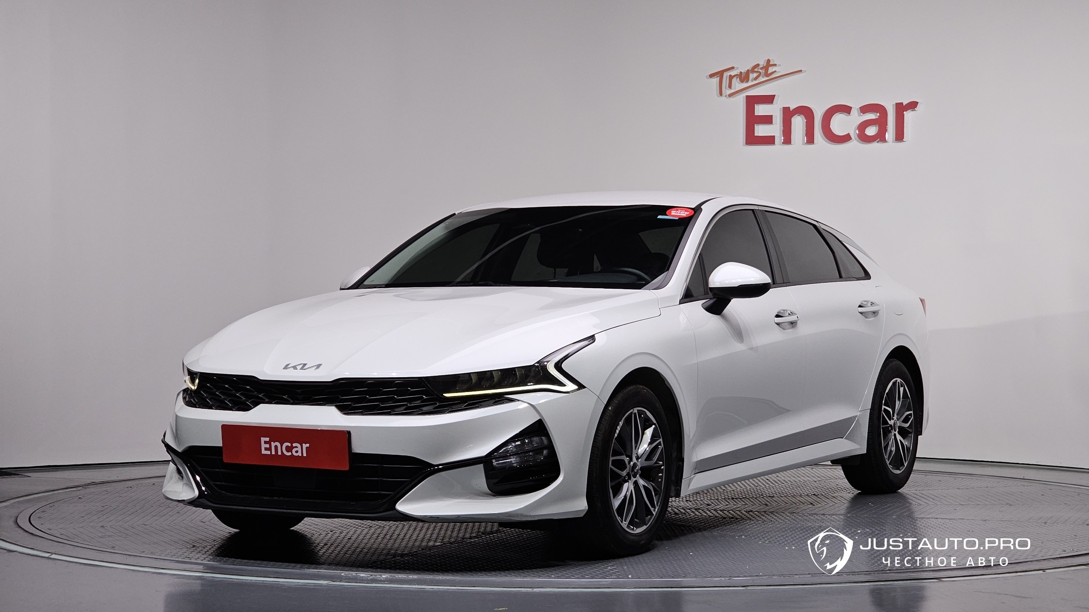 Автомобиль Kia K5