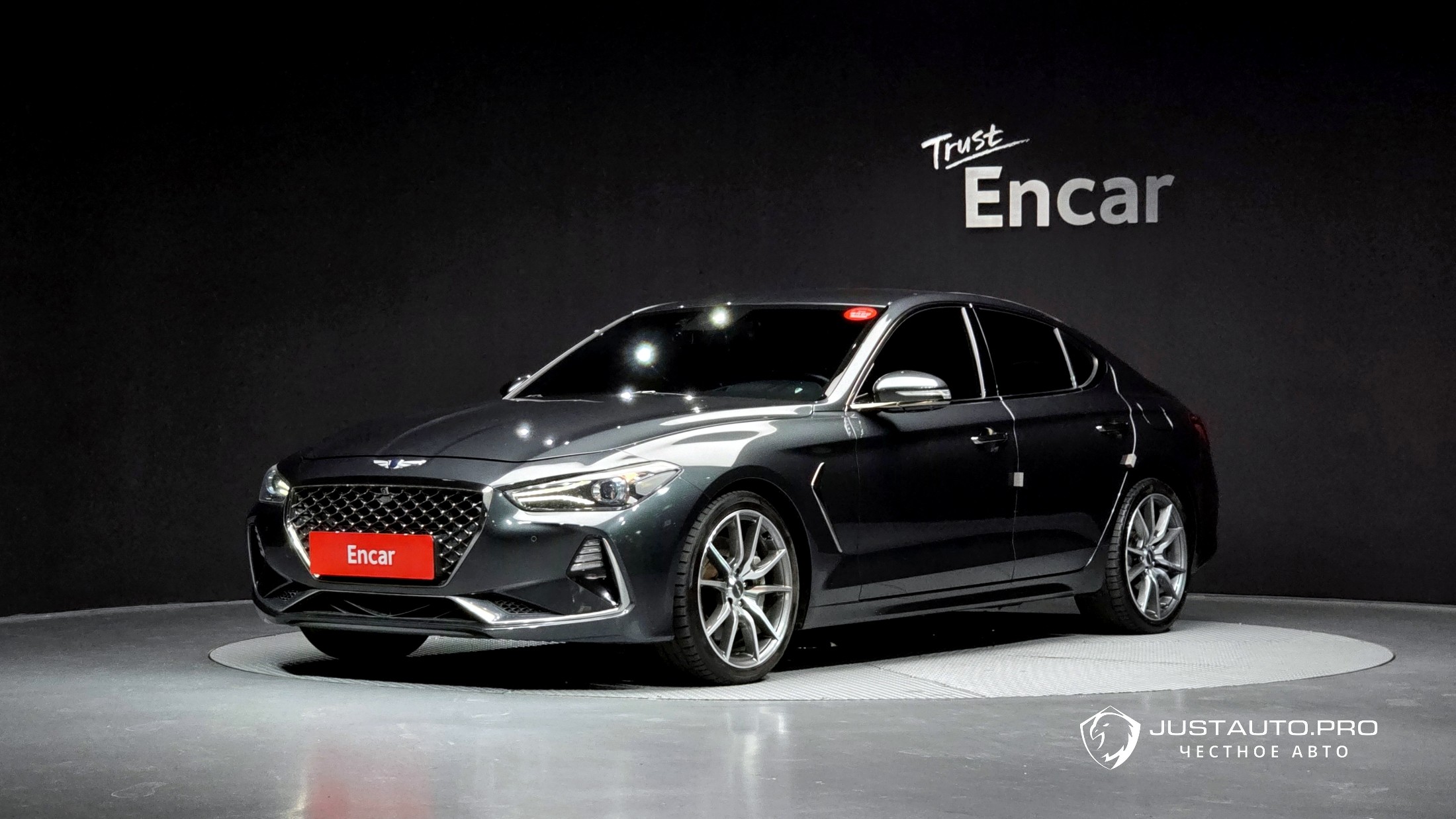 Автомобиль Genesis G70