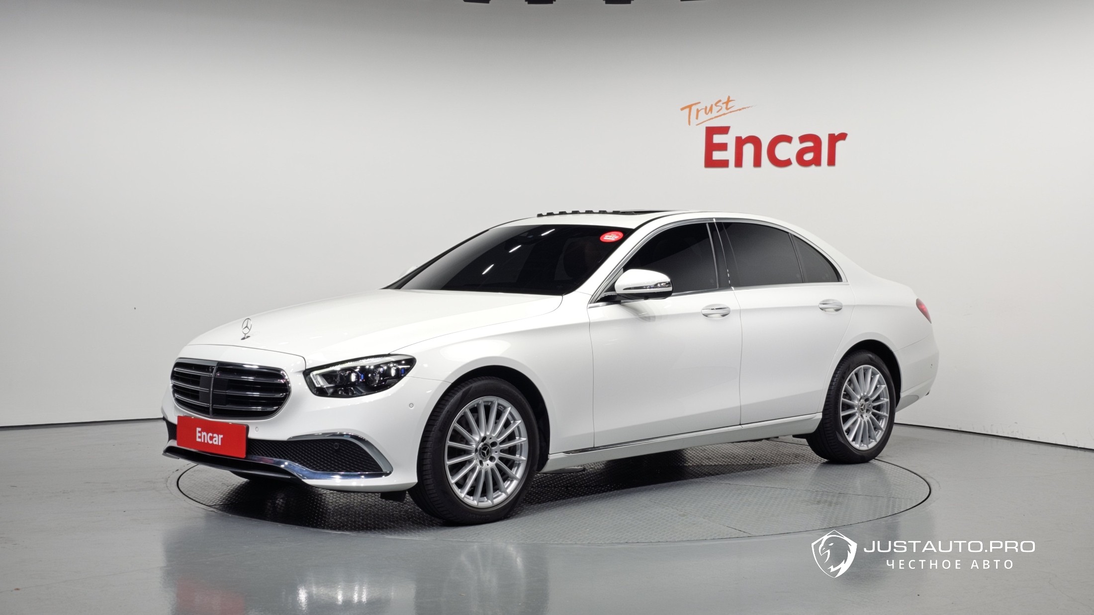 Автомобиль Mercedes-Benz E-Class