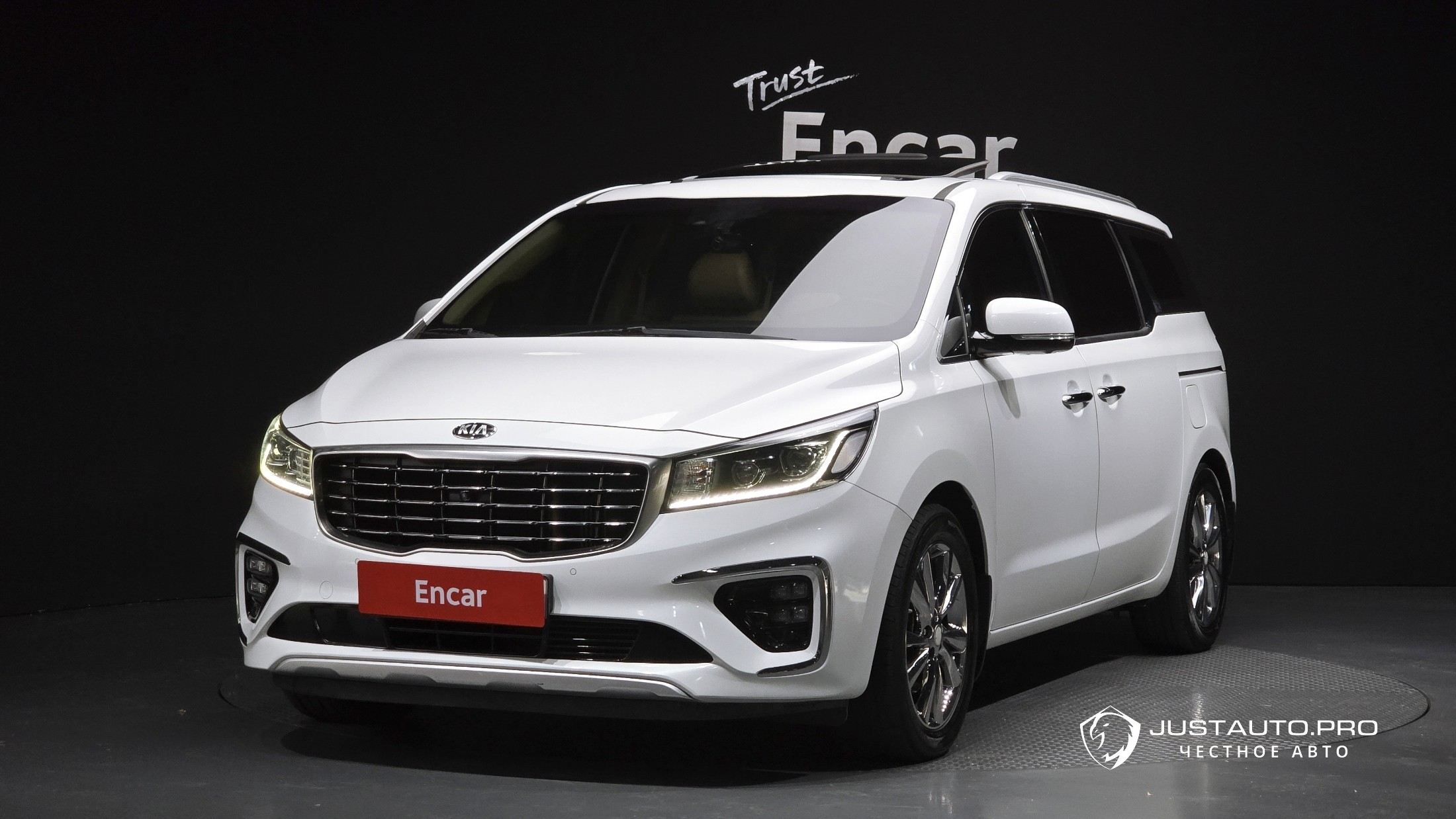 Автомобиль Kia Canival